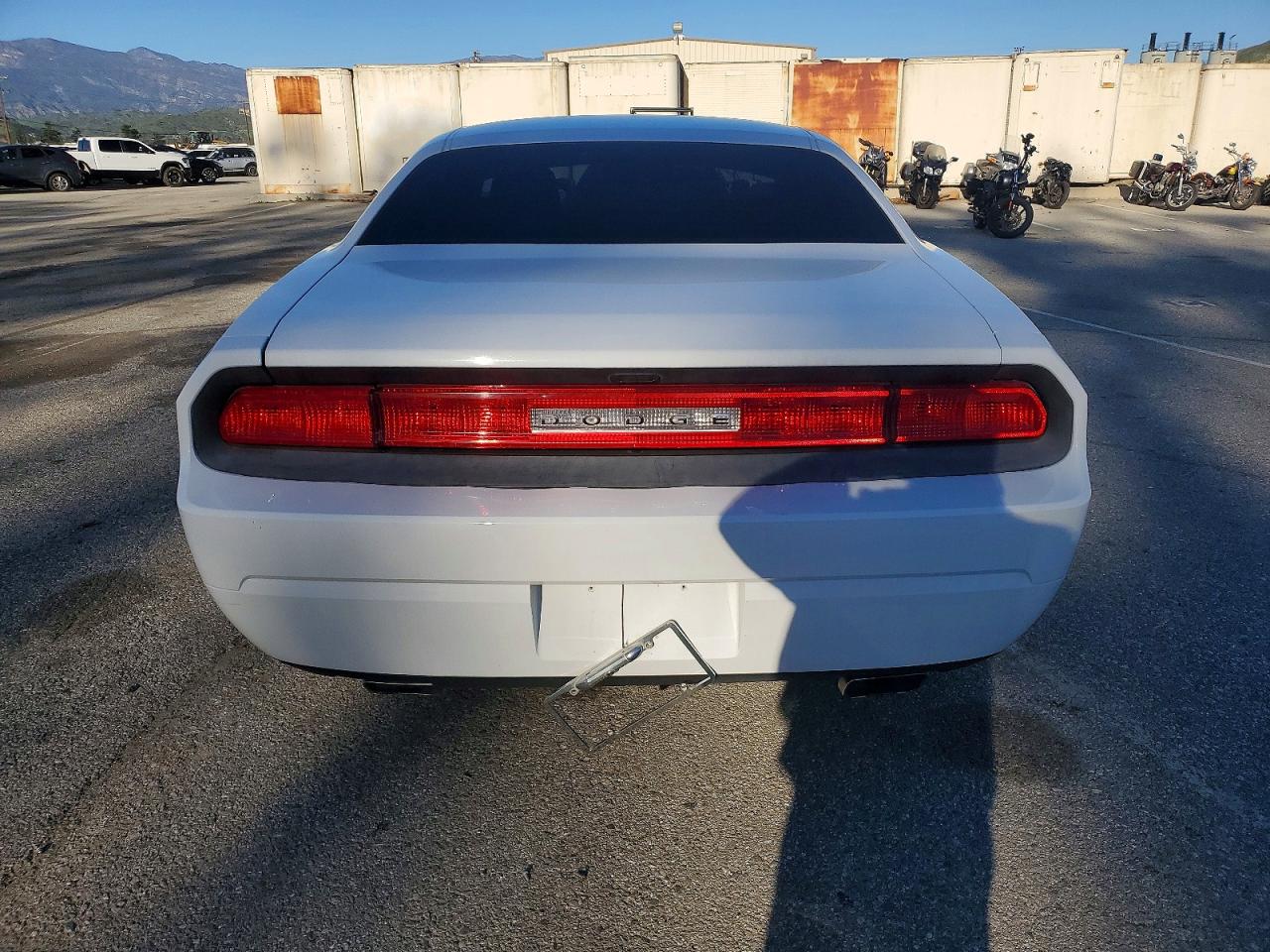 2014 Dodge Challenger Sxt White vin: 2C3CDYAG2EH214751