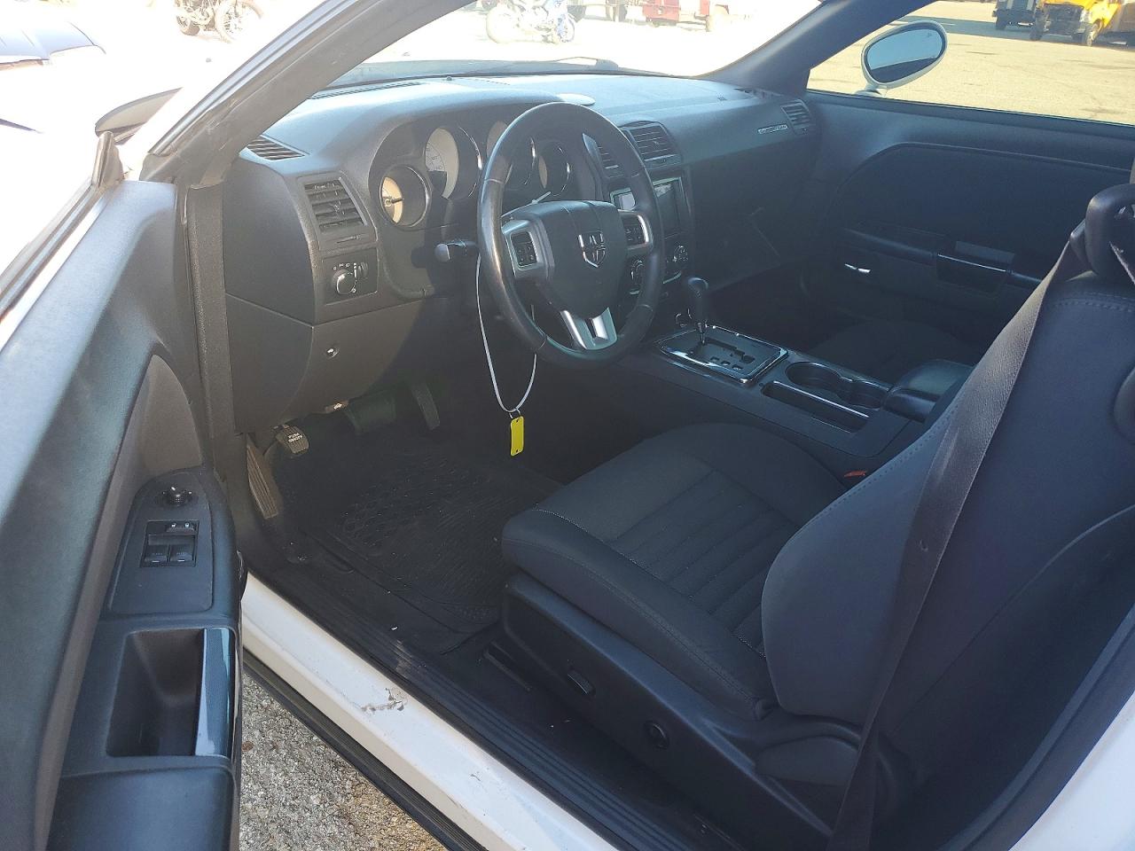 2014 Dodge Challenger Sxt White vin: 2C3CDYAG2EH214751