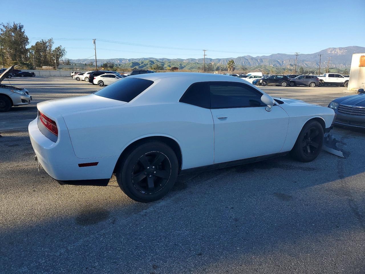 2014 Dodge Challenger Sxt White vin: 2C3CDYAG2EH214751