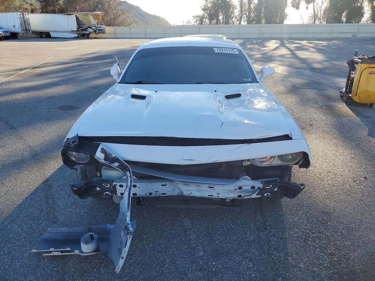 2014 Dodge Challenger Sxt White vin: 2C3CDYAG2EH214751