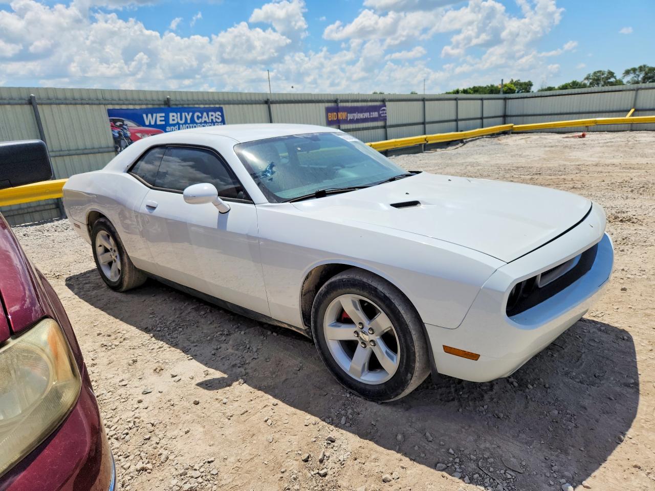 2014 Dodge Challenger Sxt White vin: 2C3CDYAG2EH250021