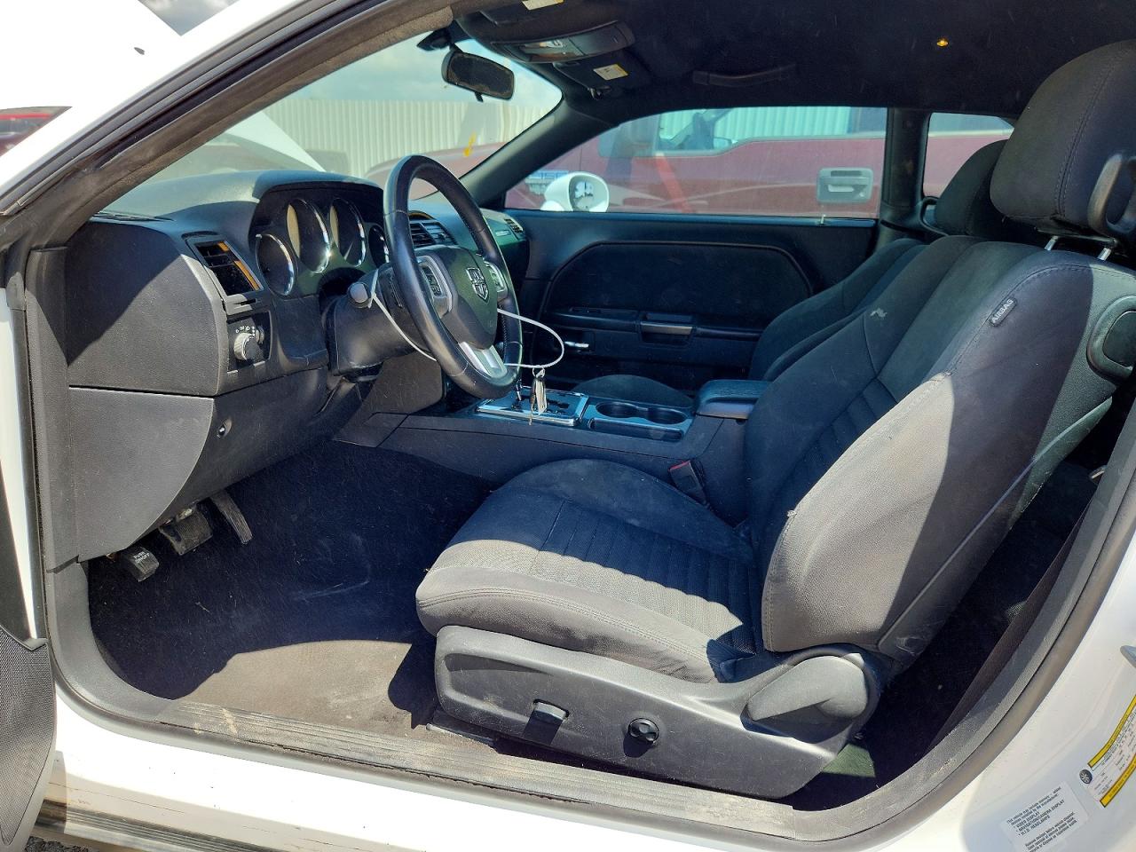 2014 Dodge Challenger Sxt White vin: 2C3CDYAG2EH250021