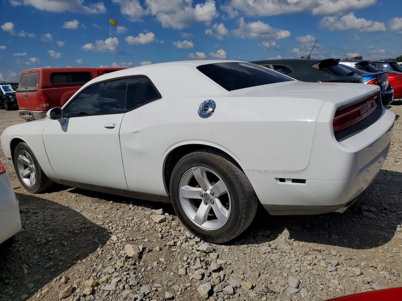 2014 Dodge Challenger Sxt White vin: 2C3CDYAG2EH250021