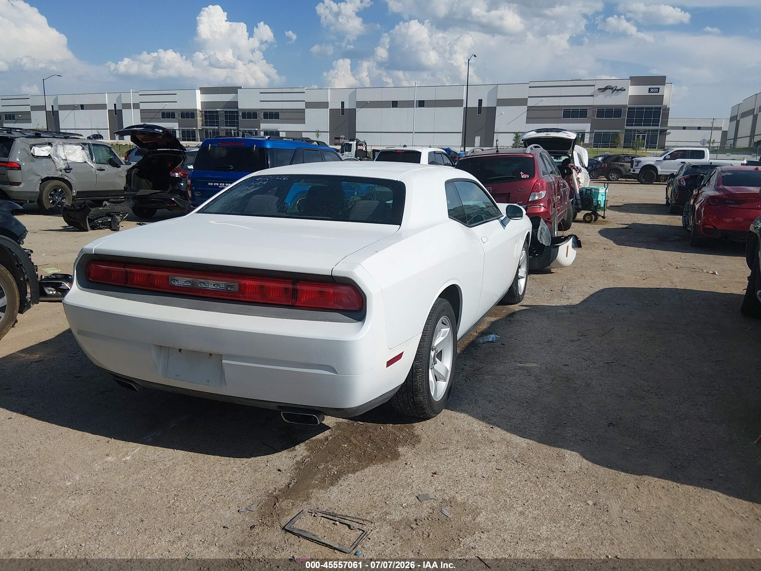 2013 Dodge Challenger Sxt Белый vin: 2C3CDYAG3DH641242