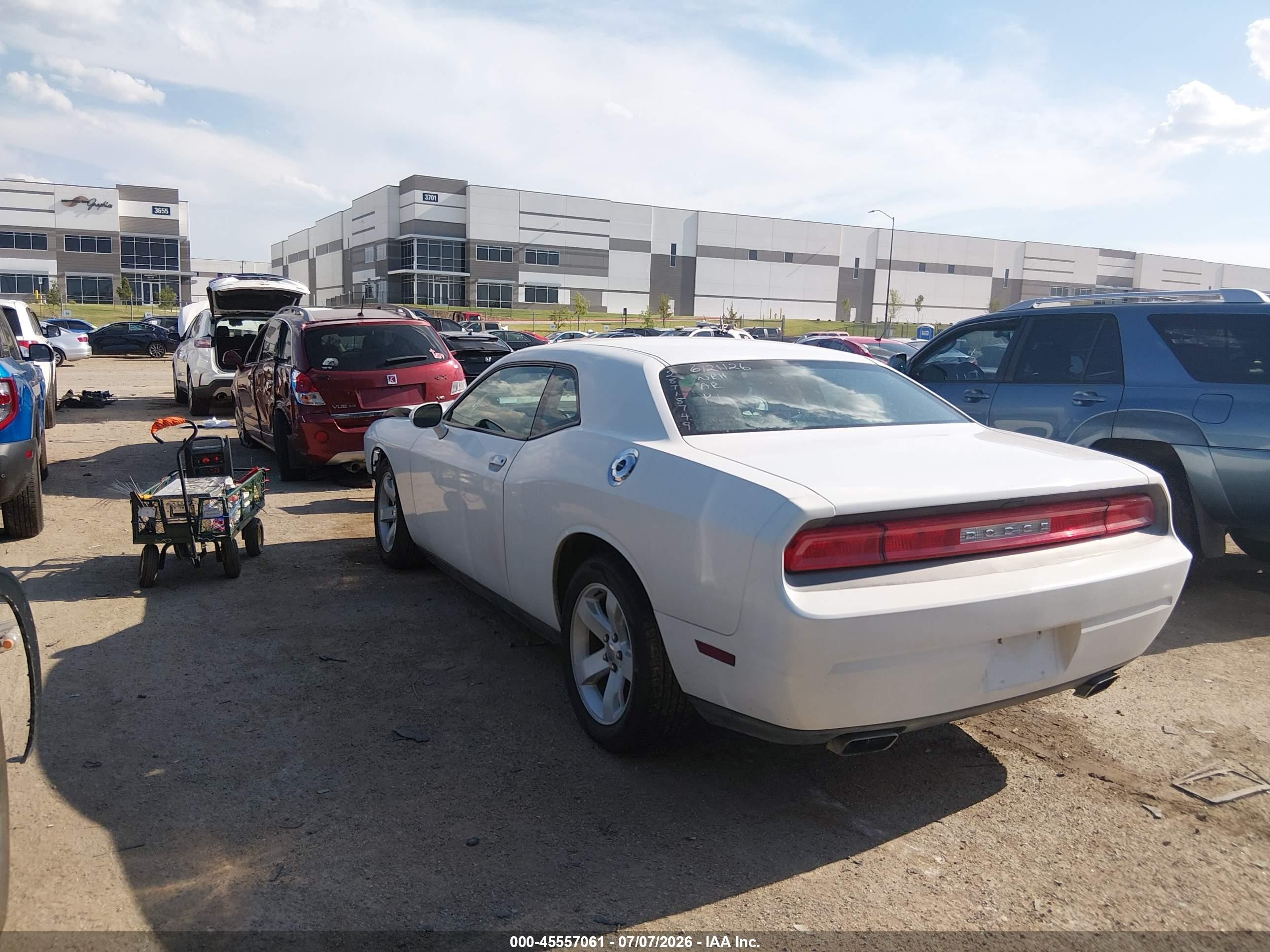 2013 Dodge Challenger Sxt Белый vin: 2C3CDYAG3DH641242