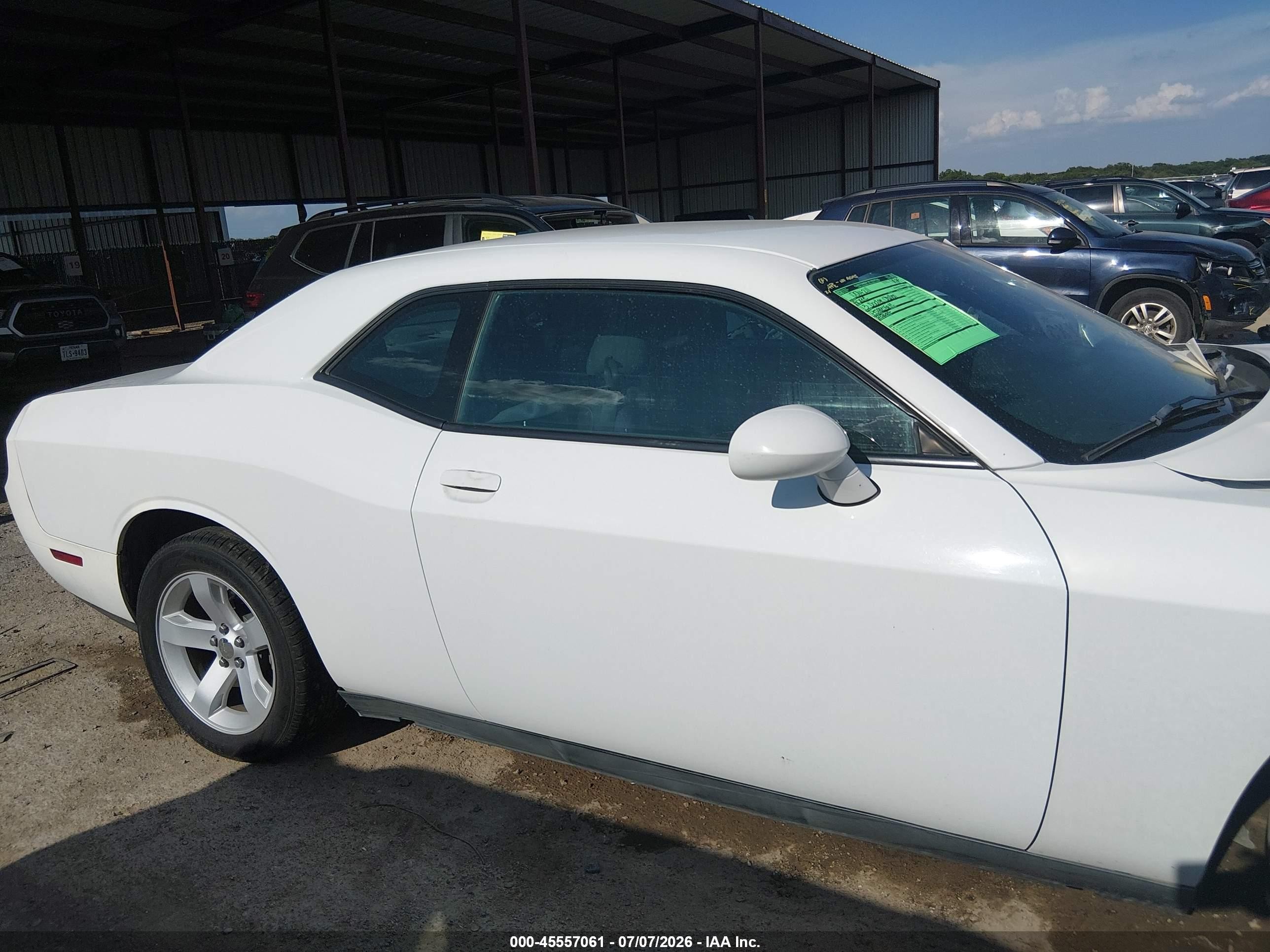 2013 Dodge Challenger Sxt Белый vin: 2C3CDYAG3DH641242