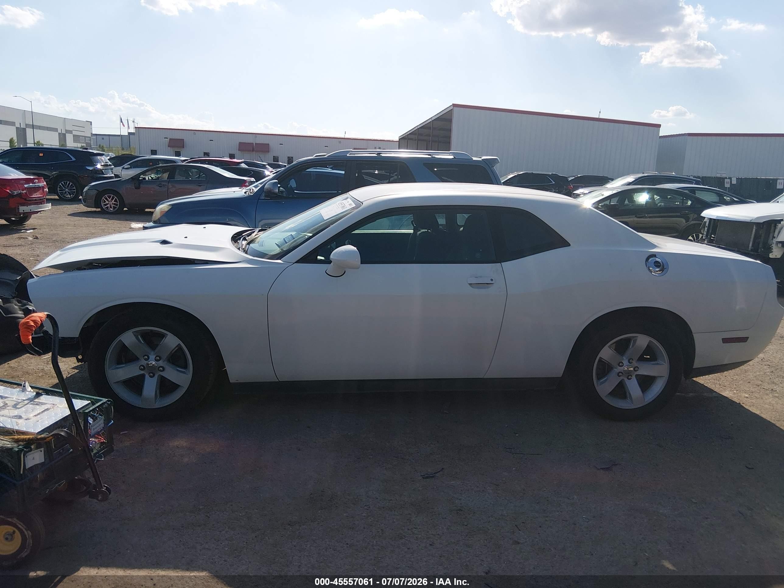 2013 Dodge Challenger Sxt Белый vin: 2C3CDYAG3DH641242