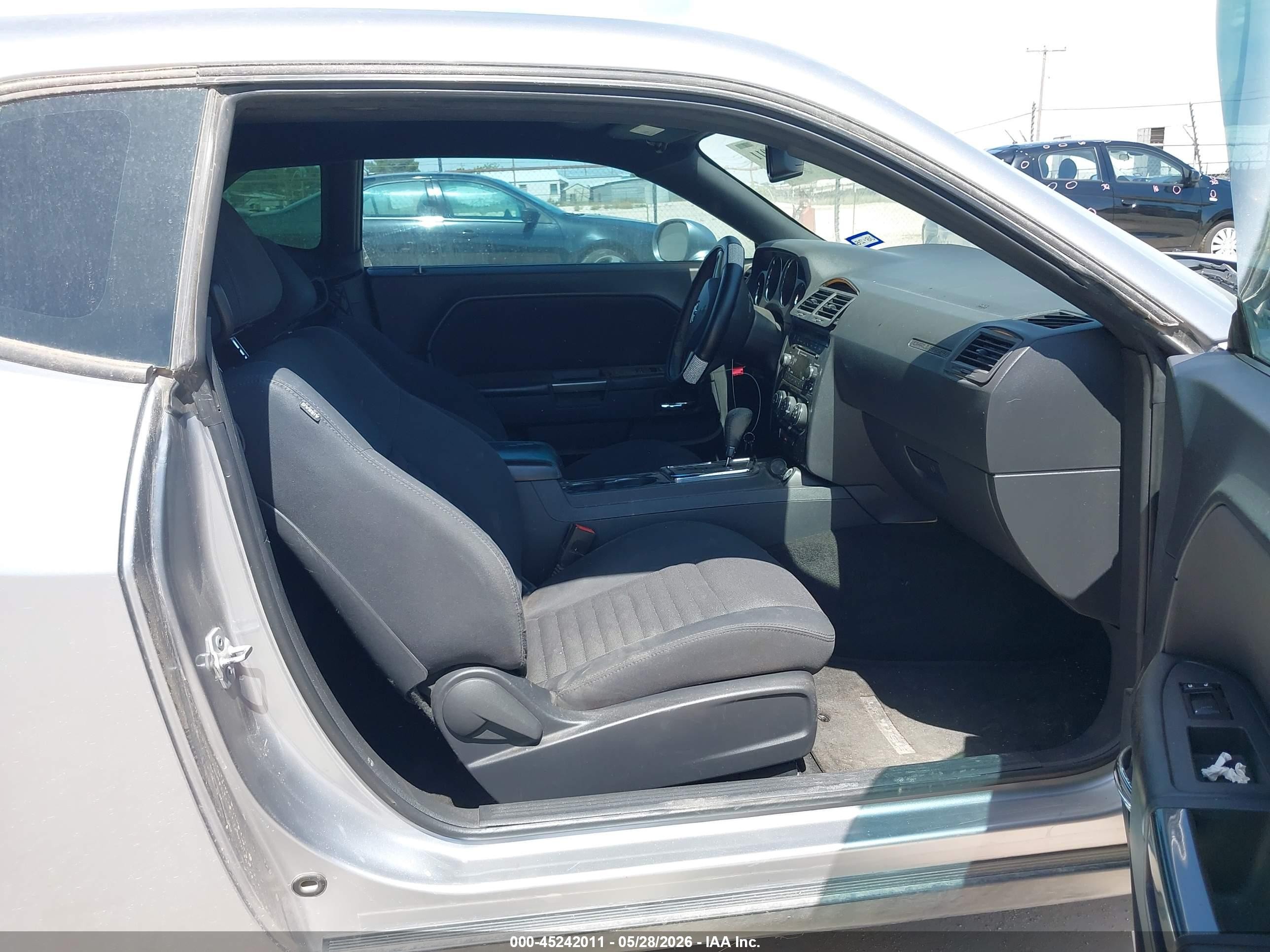 2014 Dodge Challenger Sxt Silver vin: 2C3CDYAG3EH112181