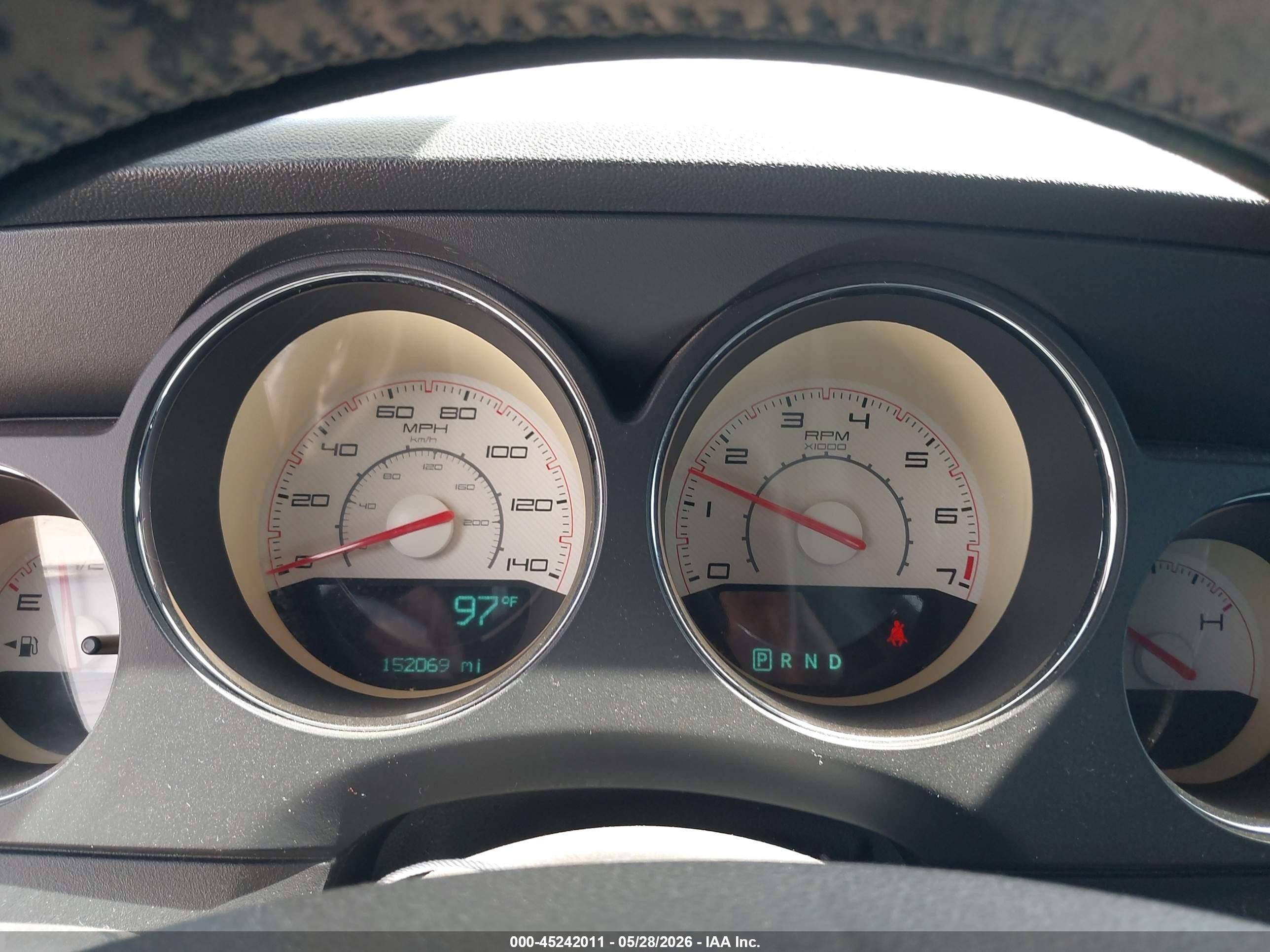 2014 Dodge Challenger Sxt Silver vin: 2C3CDYAG3EH112181