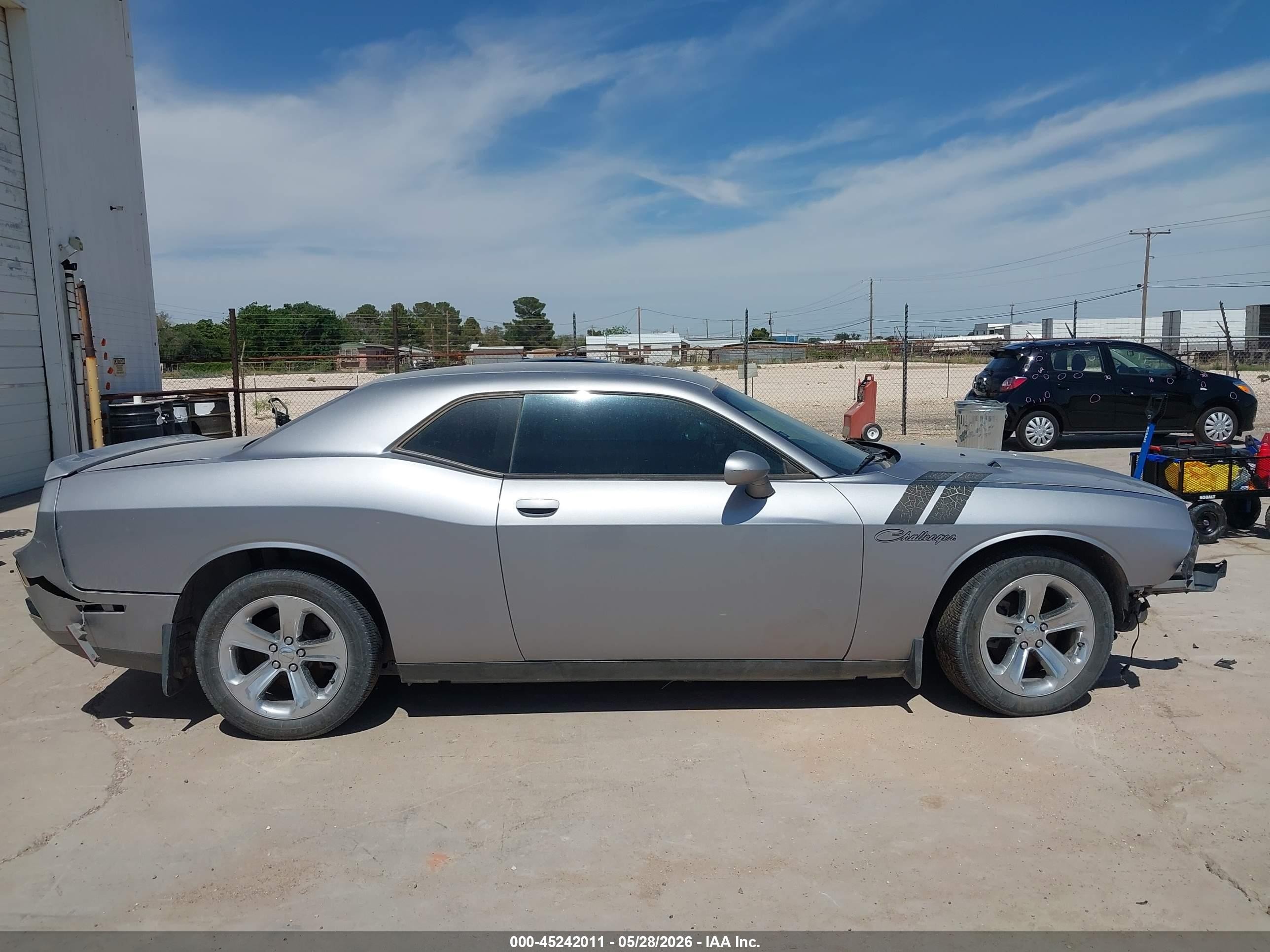 2014 Dodge Challenger Sxt Silver vin: 2C3CDYAG3EH112181