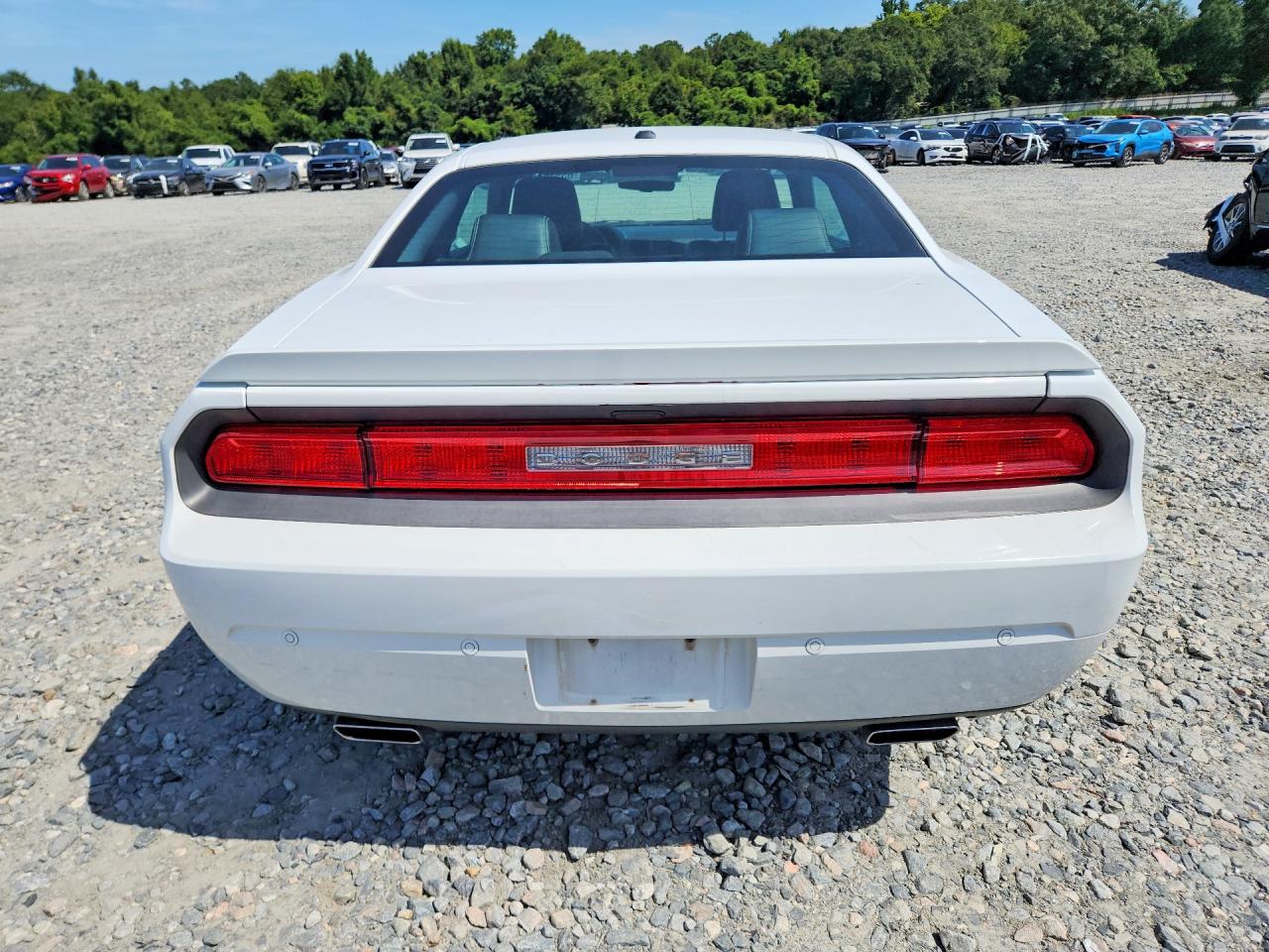 2013 Dodge Challenger Sxt White vin: 2C3CDYAG4DH695178