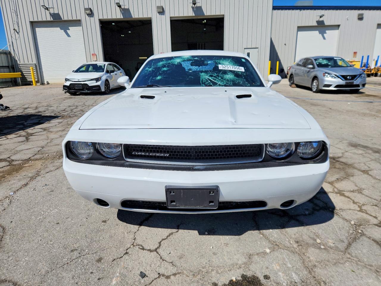 2014 Dodge Challenger Sxt White vin: 2C3CDYAG4EH111637