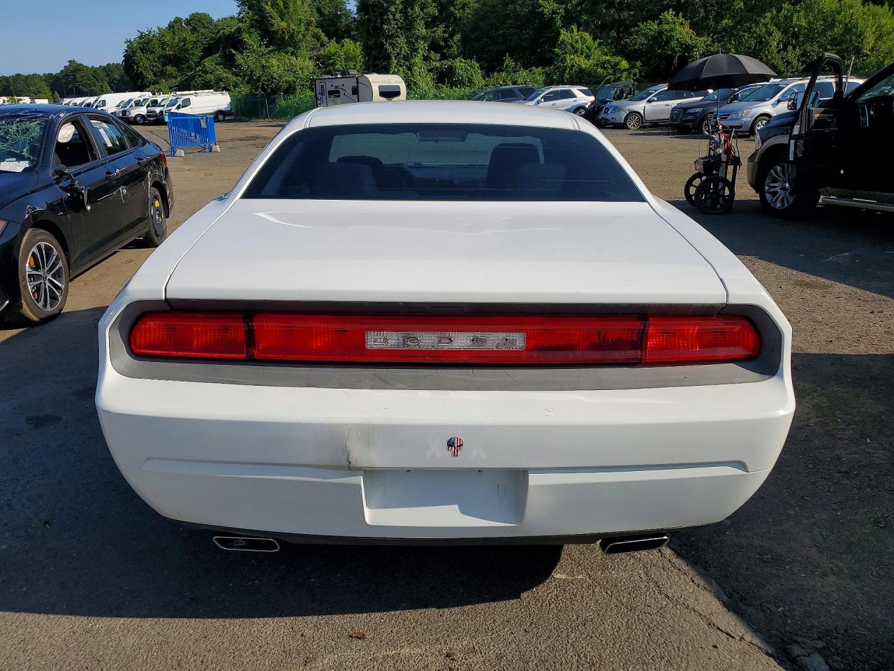2014 Dodge Challenger Sxt Белый vin: 2C3CDYAG4EH127109