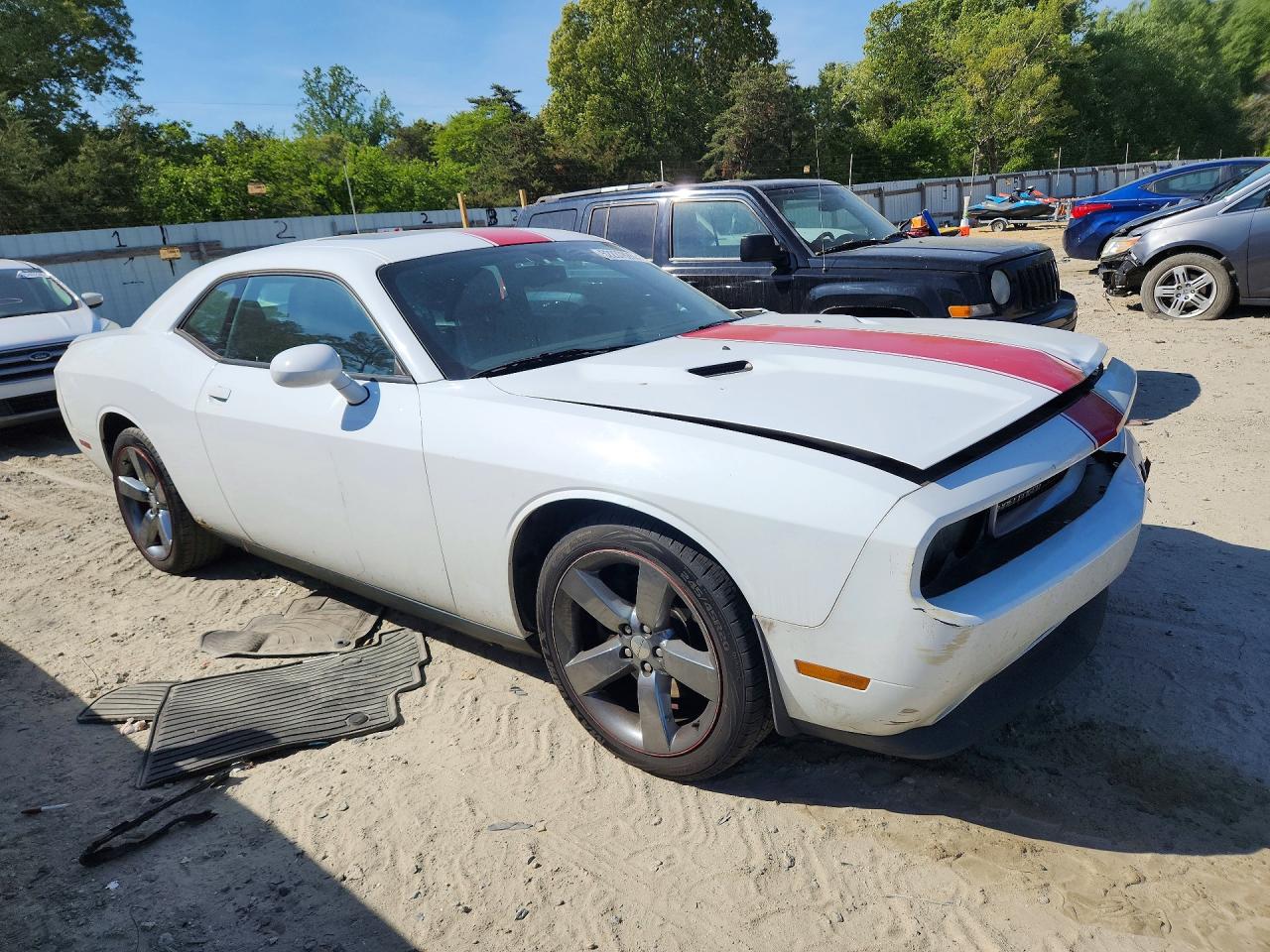 2014 Dodge Challenger Sxt White vin: 2C3CDYAG4EH293470
