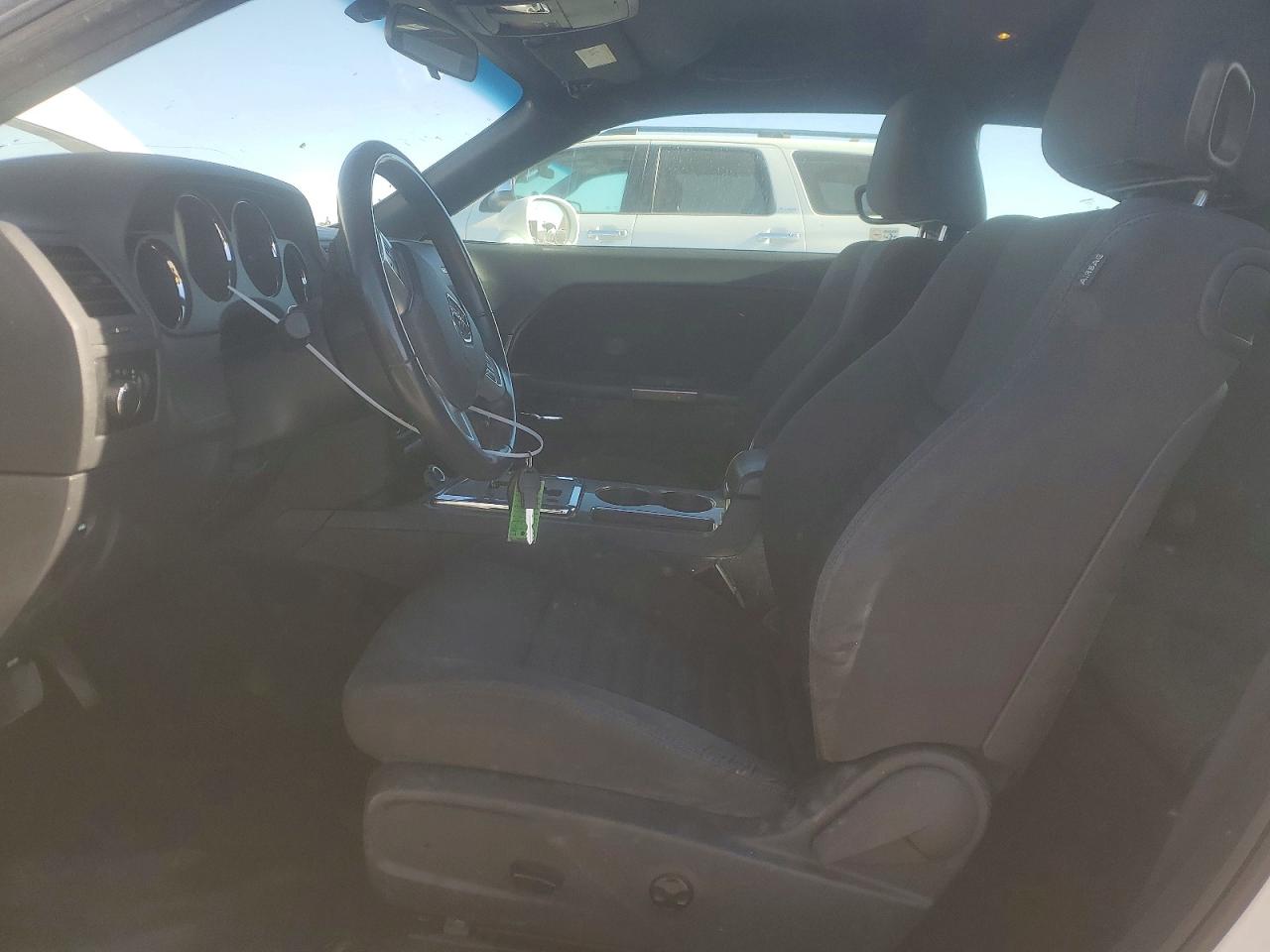 2013 Dodge Challenger Sxt White vin: 2C3CDYAG5DH692306
