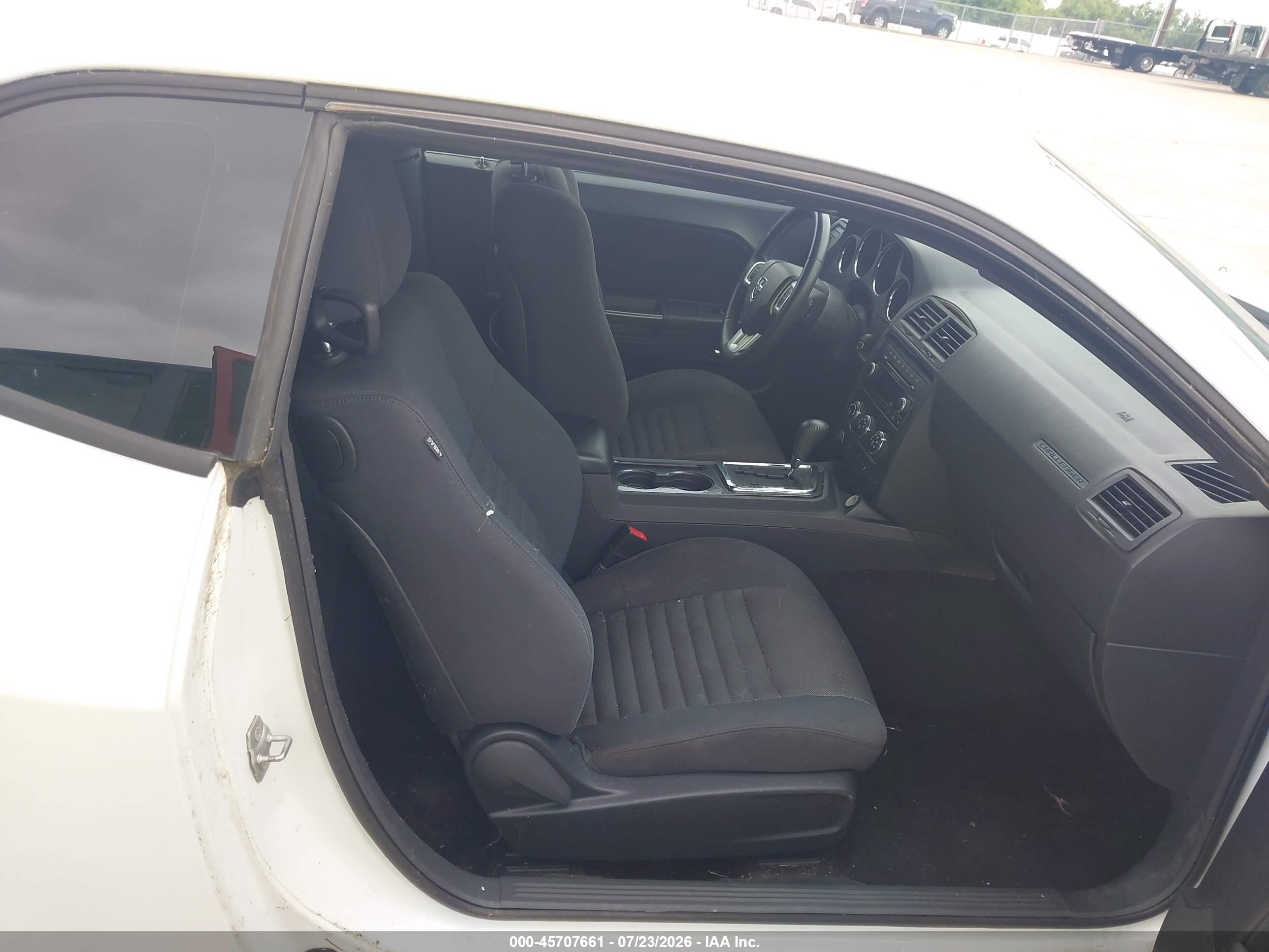 2014 Dodge Challenger Sxt White vin: 2C3CDYAG5EH204313