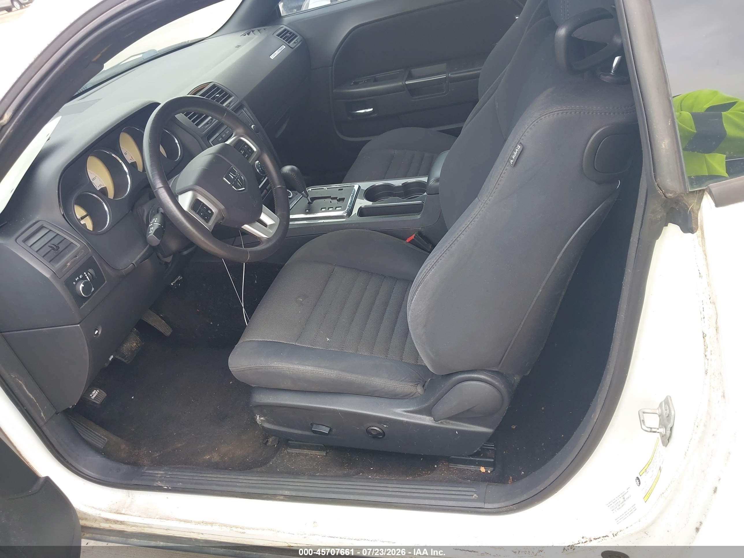 2014 Dodge Challenger Sxt White vin: 2C3CDYAG5EH204313