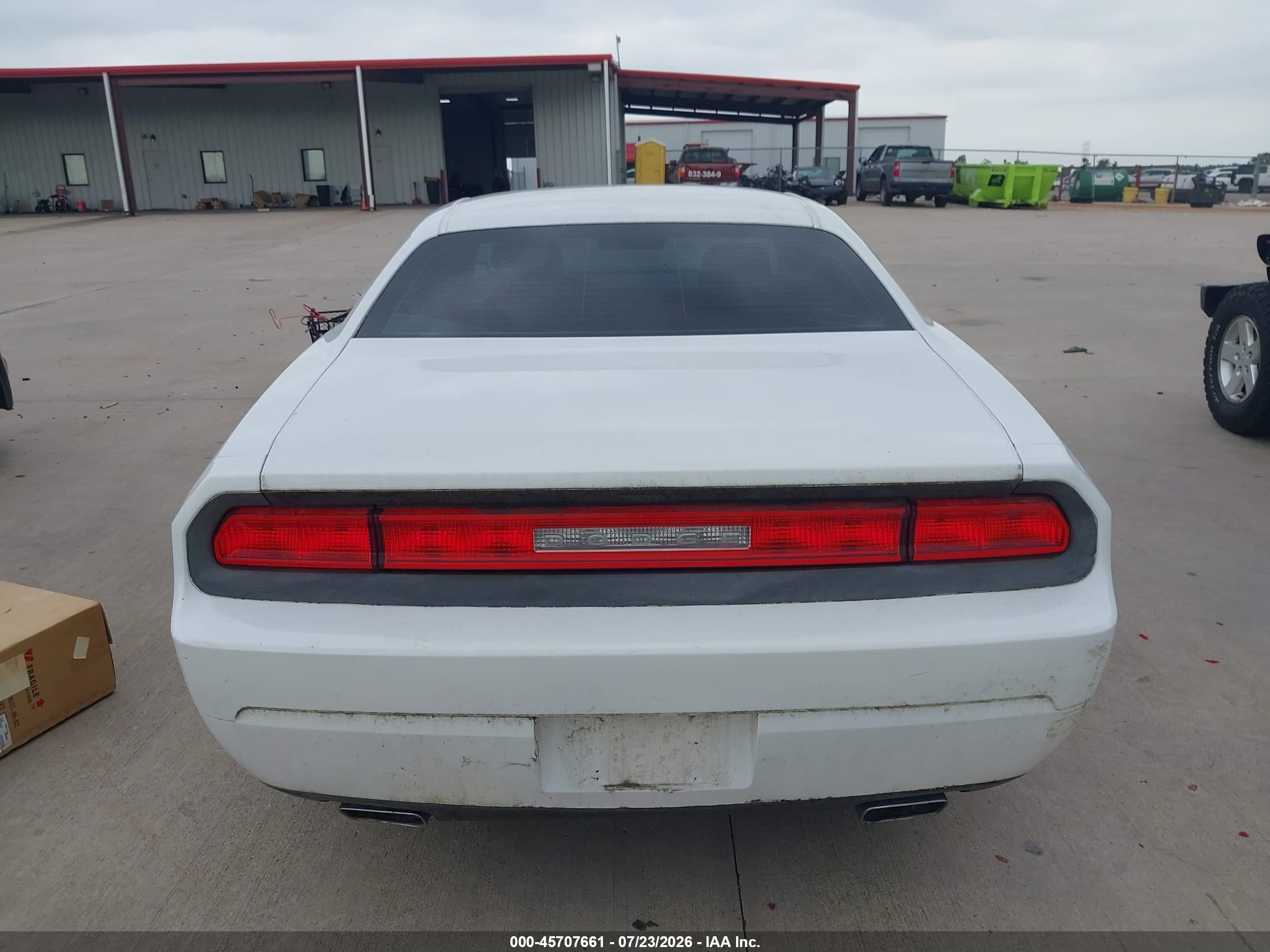 2014 Dodge Challenger Sxt White vin: 2C3CDYAG5EH204313