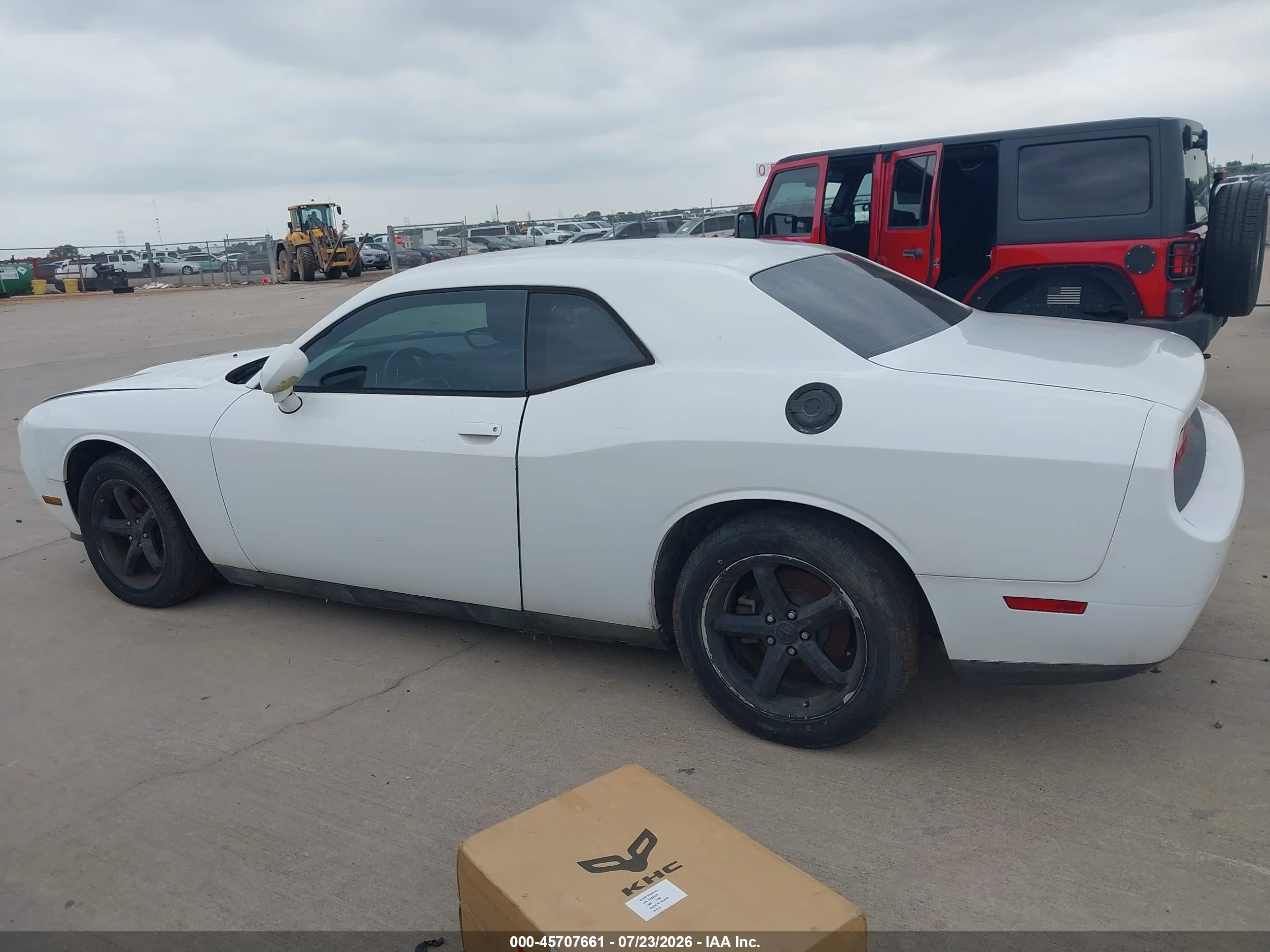 2014 Dodge Challenger Sxt White vin: 2C3CDYAG5EH204313