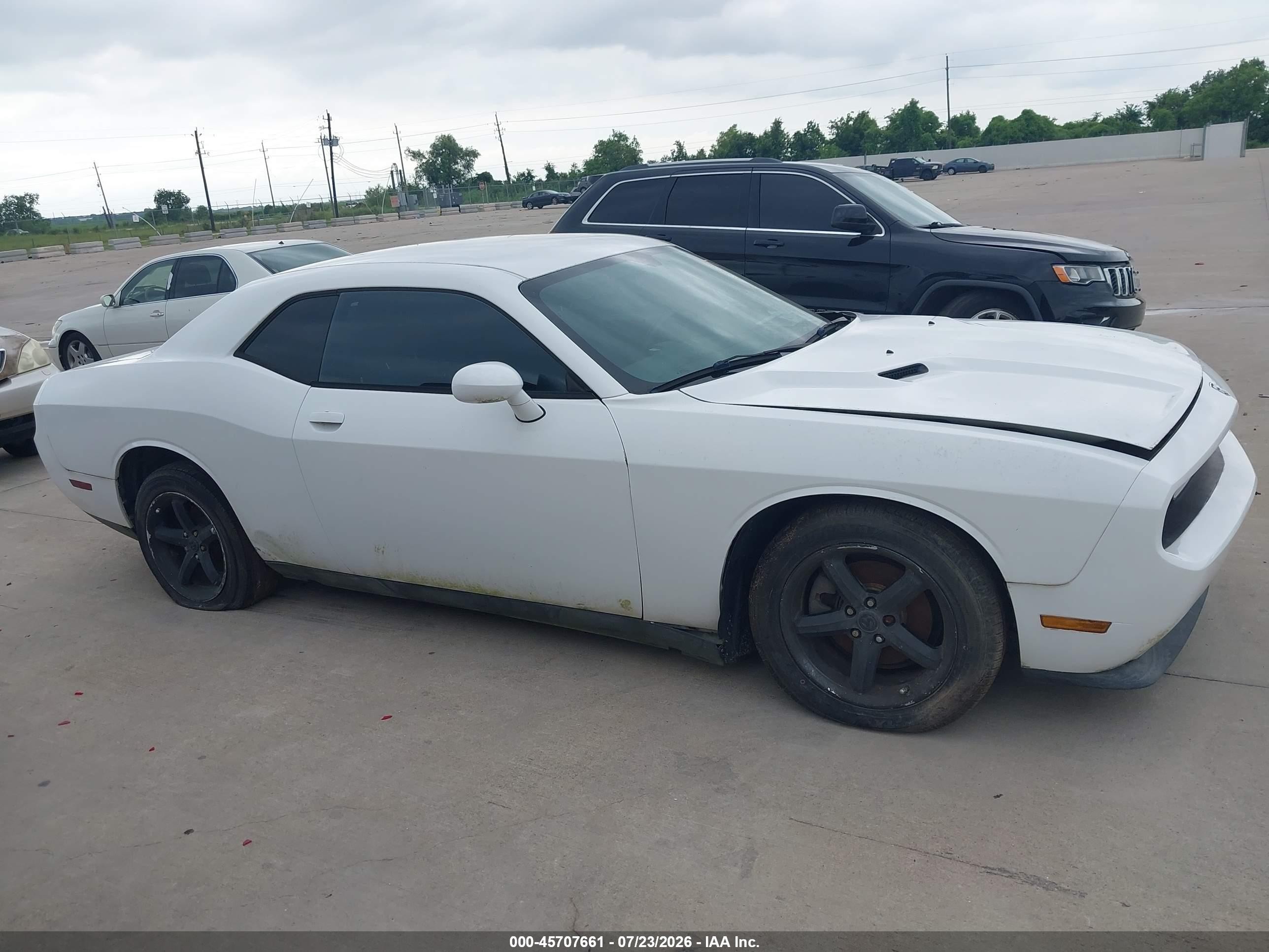 2014 Dodge Challenger Sxt White vin: 2C3CDYAG5EH204313