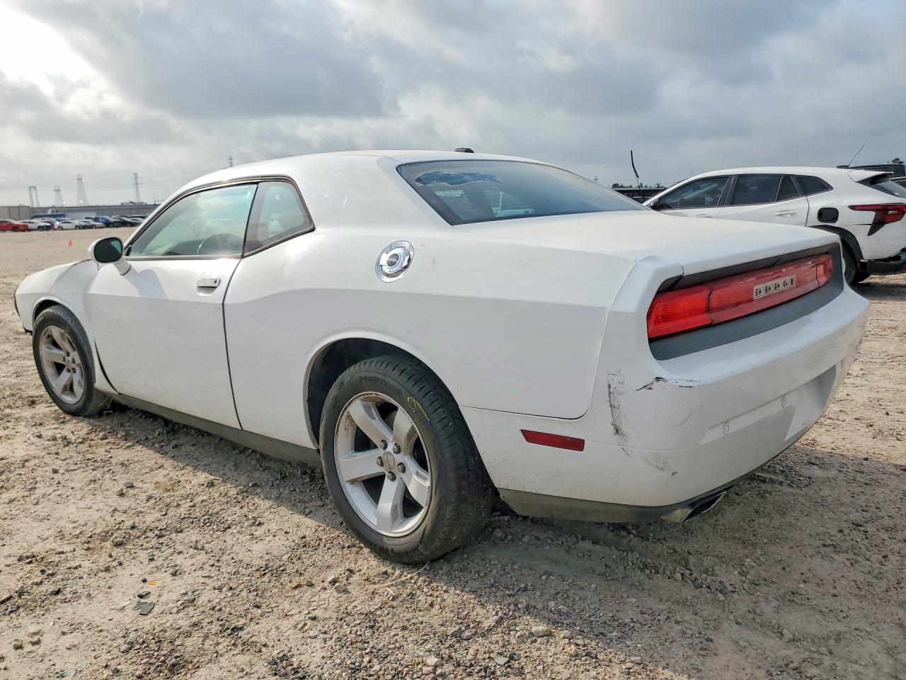 2014 Dodge Challenger Sxt White vin: 2C3CDYAG5EH258470