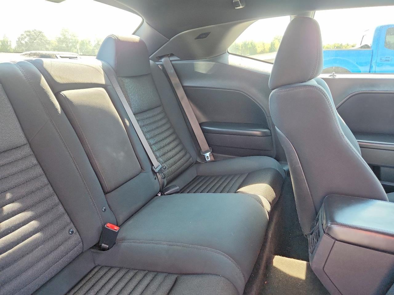 2014 Dodge Challenger Sxt White vin: 2C3CDYAG5EH267007