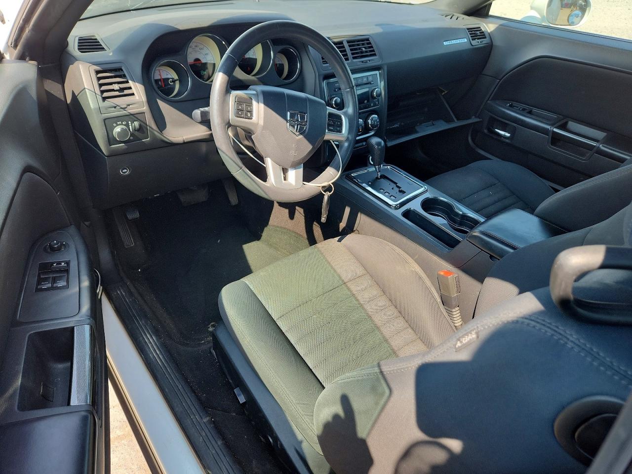 2014 Dodge Challenger Sxt White vin: 2C3CDYAG5EH267007