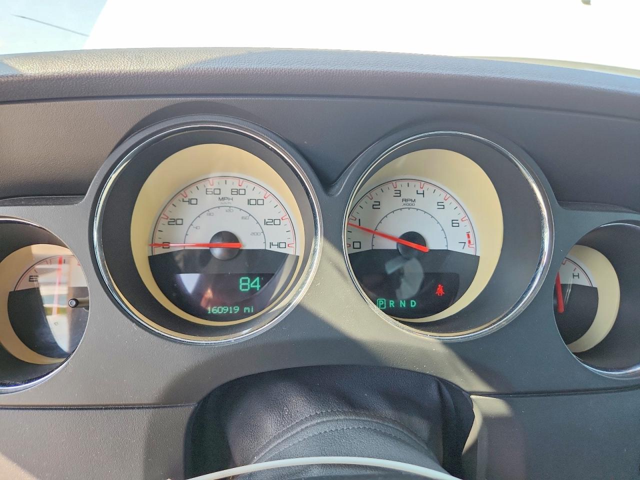 2014 Dodge Challenger Sxt White vin: 2C3CDYAG5EH267007
