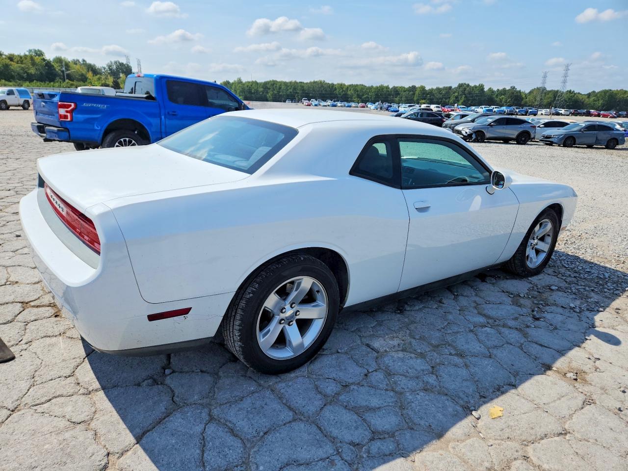 2014 Dodge Challenger Sxt White vin: 2C3CDYAG5EH267007