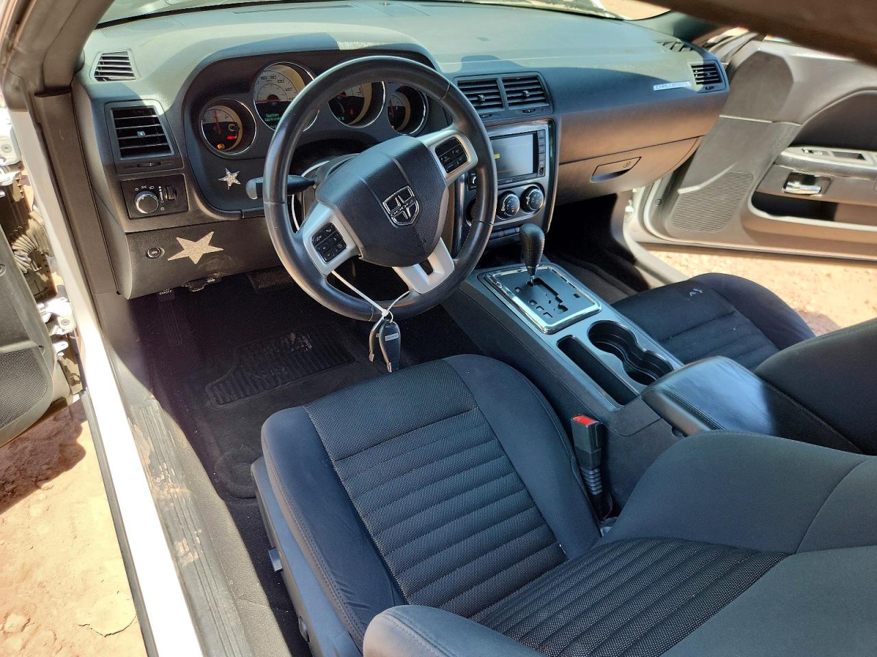 2014 Dodge Challenger Sxt White vin: 2C3CDYAG5EH285832