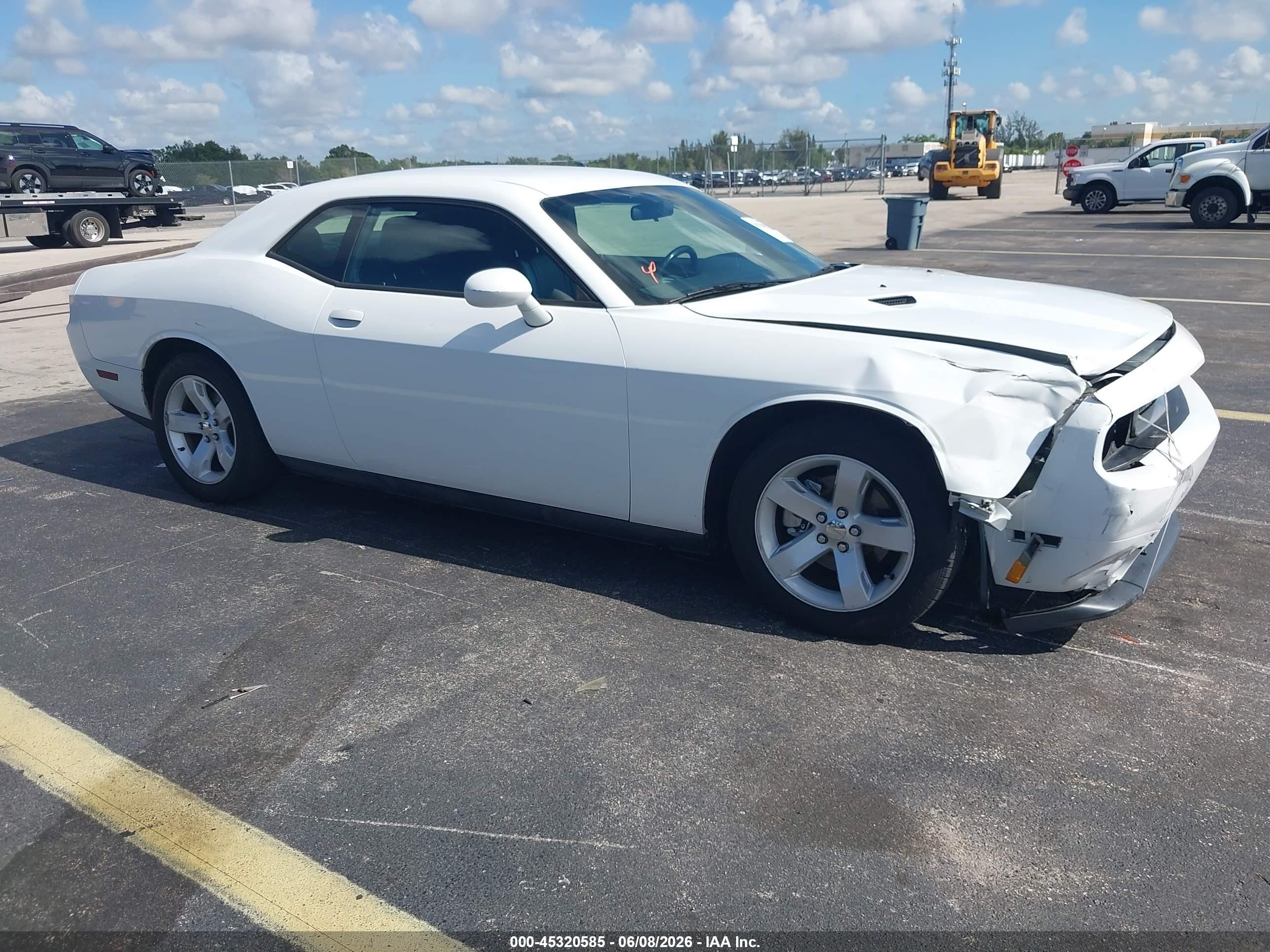 2012 Dodge Challenger Sxt White vin: 2C3CDYAG6CH246681