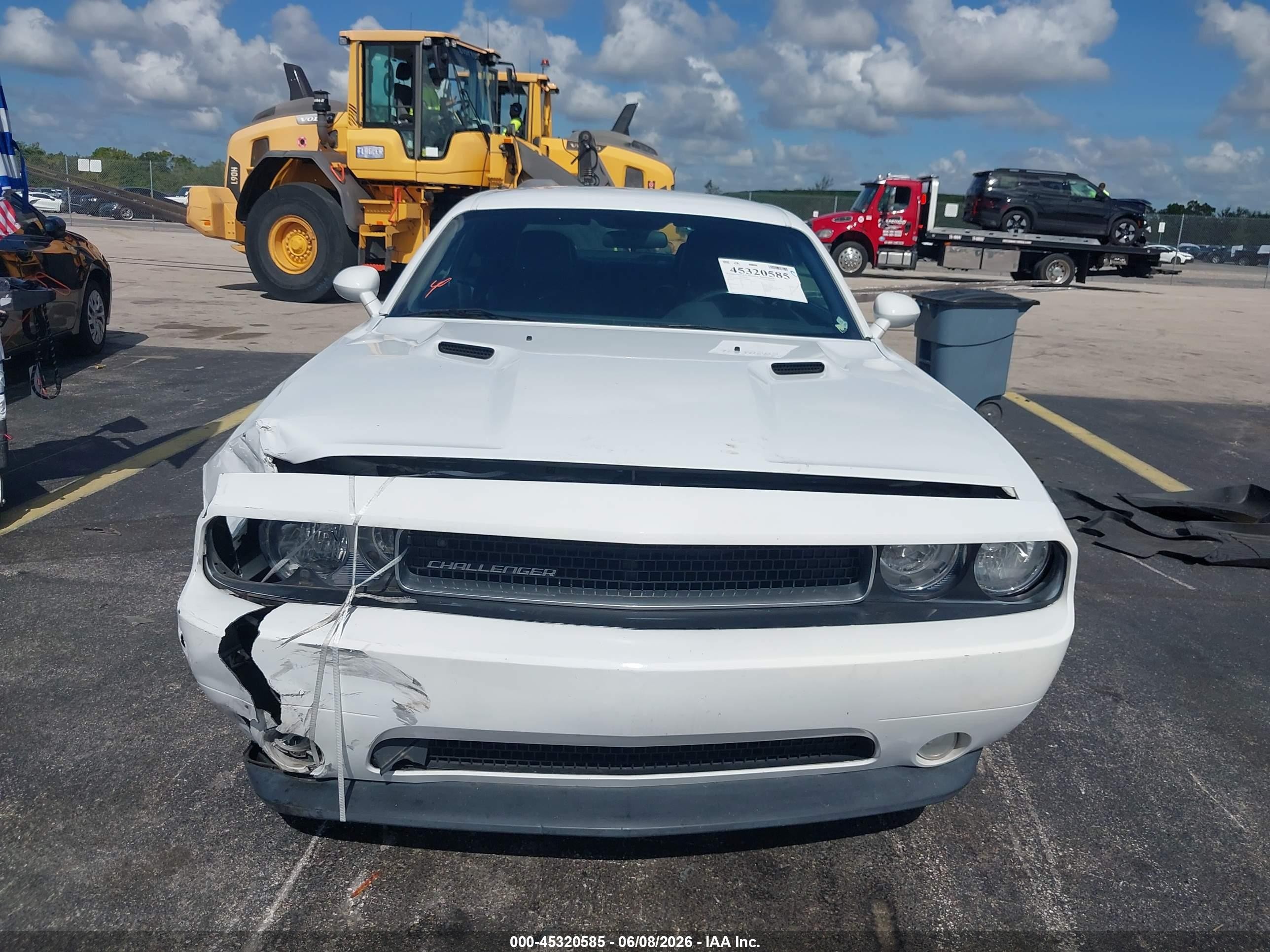 2012 Dodge Challenger Sxt White vin: 2C3CDYAG6CH246681
