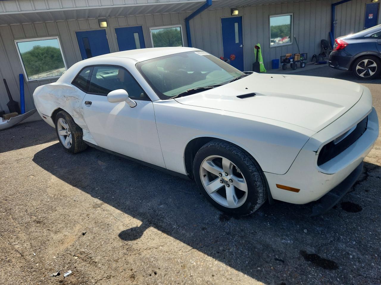 2013 Dodge Challenger Sxt White vin: 2C3CDYAG6DH670086