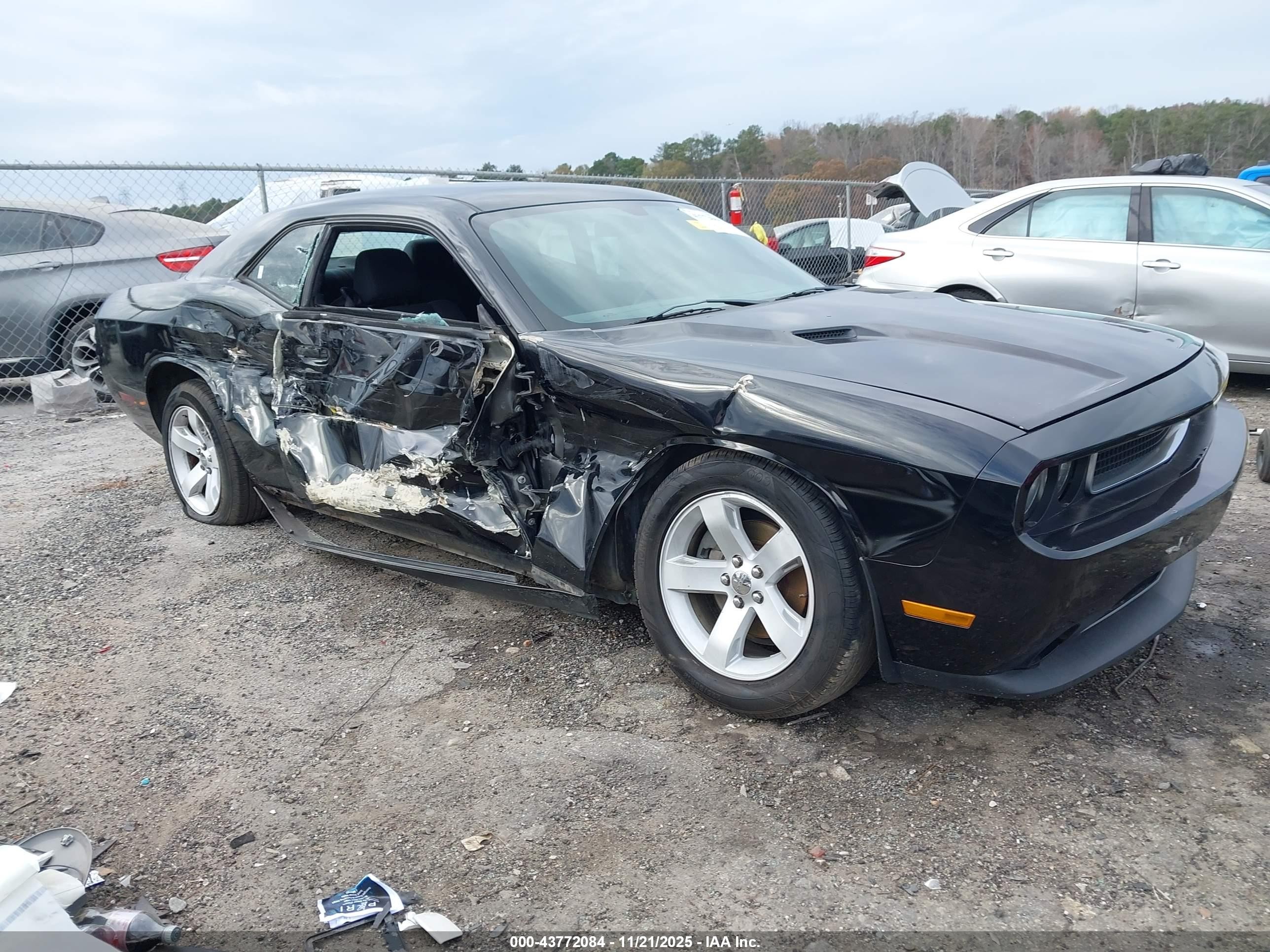 2013 Dodge Challenger Sxt Black vin: 2C3CDYAG6DH718749