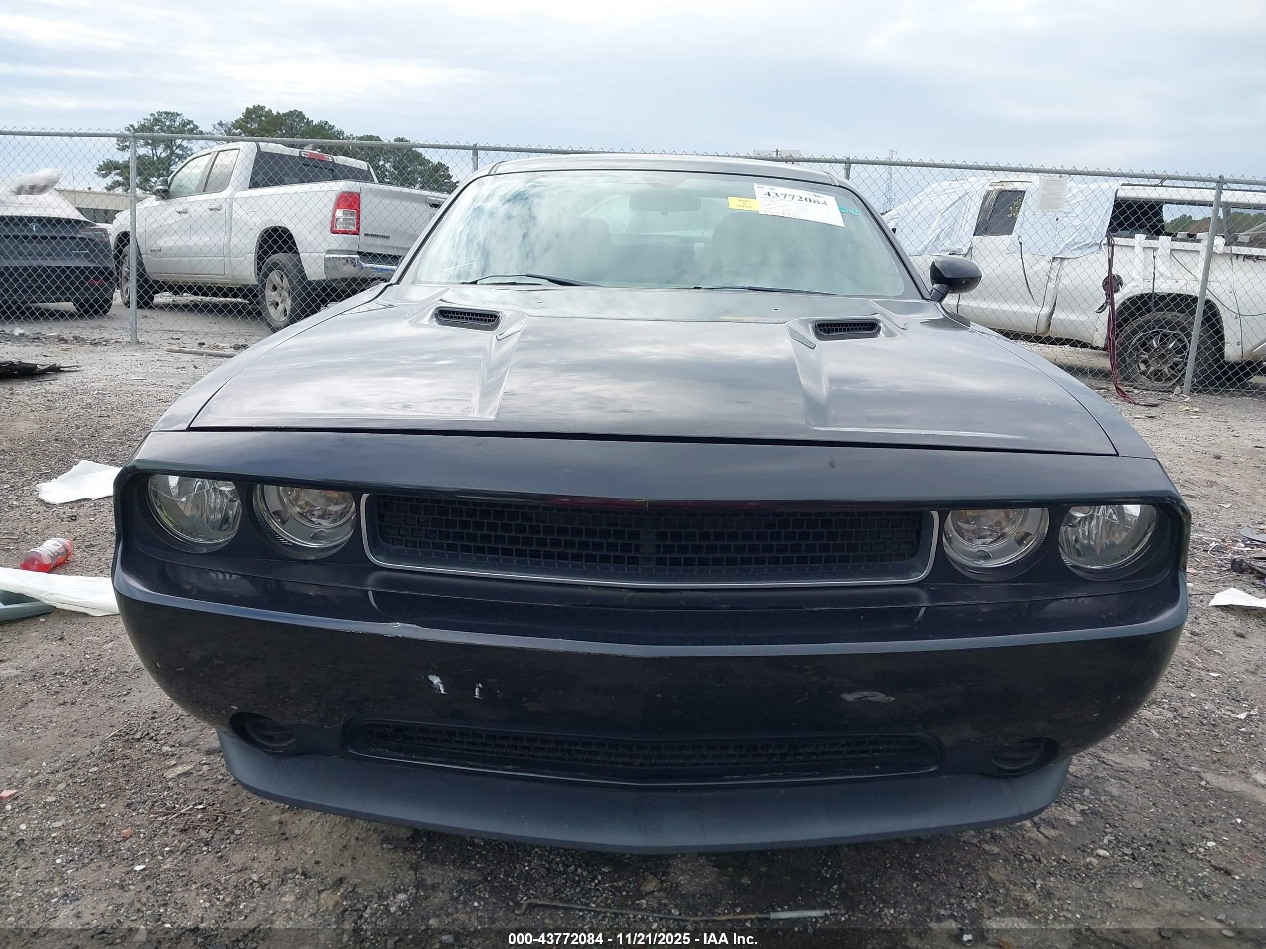 2013 Dodge Challenger Sxt Black vin: 2C3CDYAG6DH718749