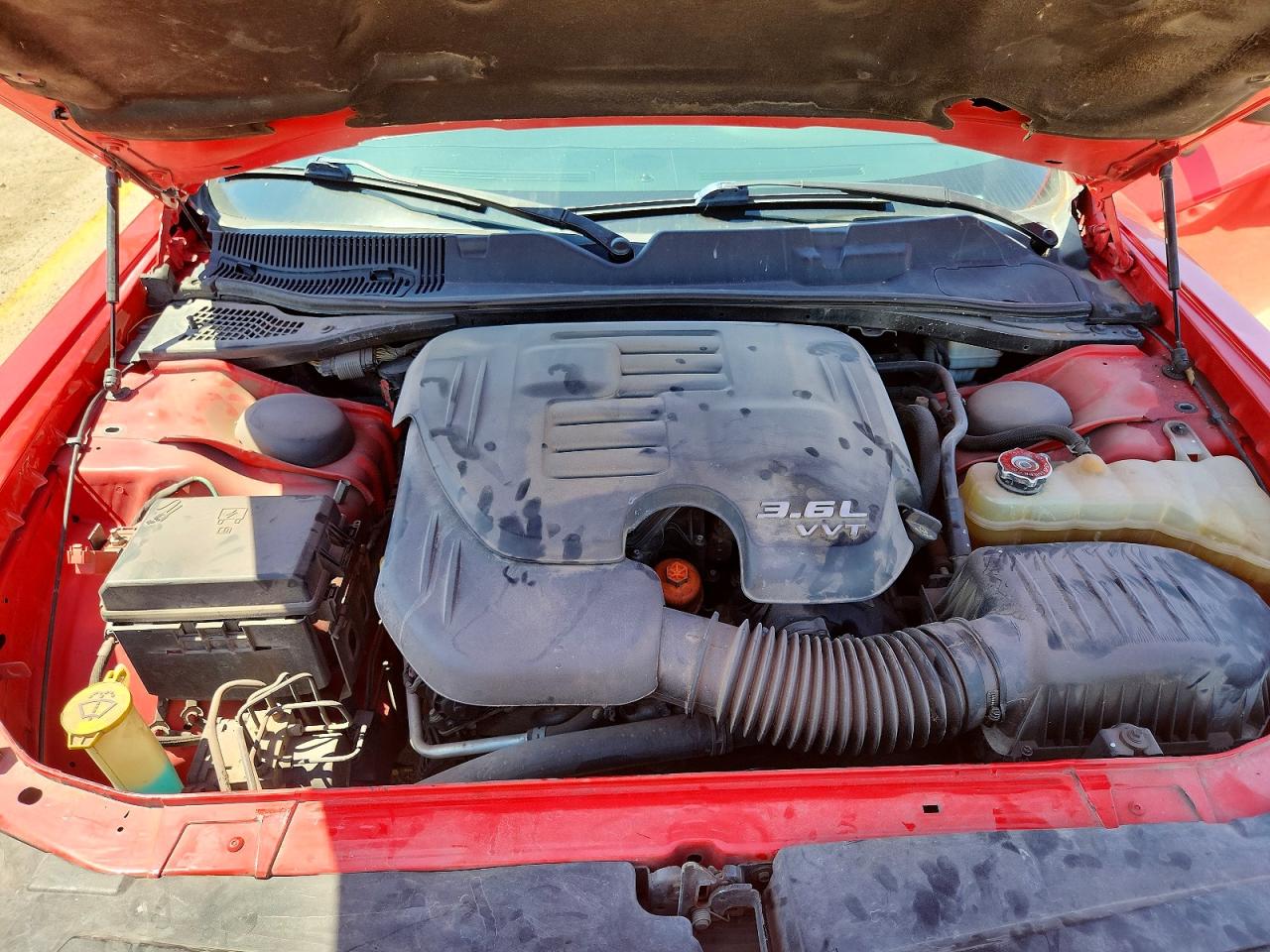 2014 Dodge Challenger Sxt Red vin: 2C3CDYAG6EH247722