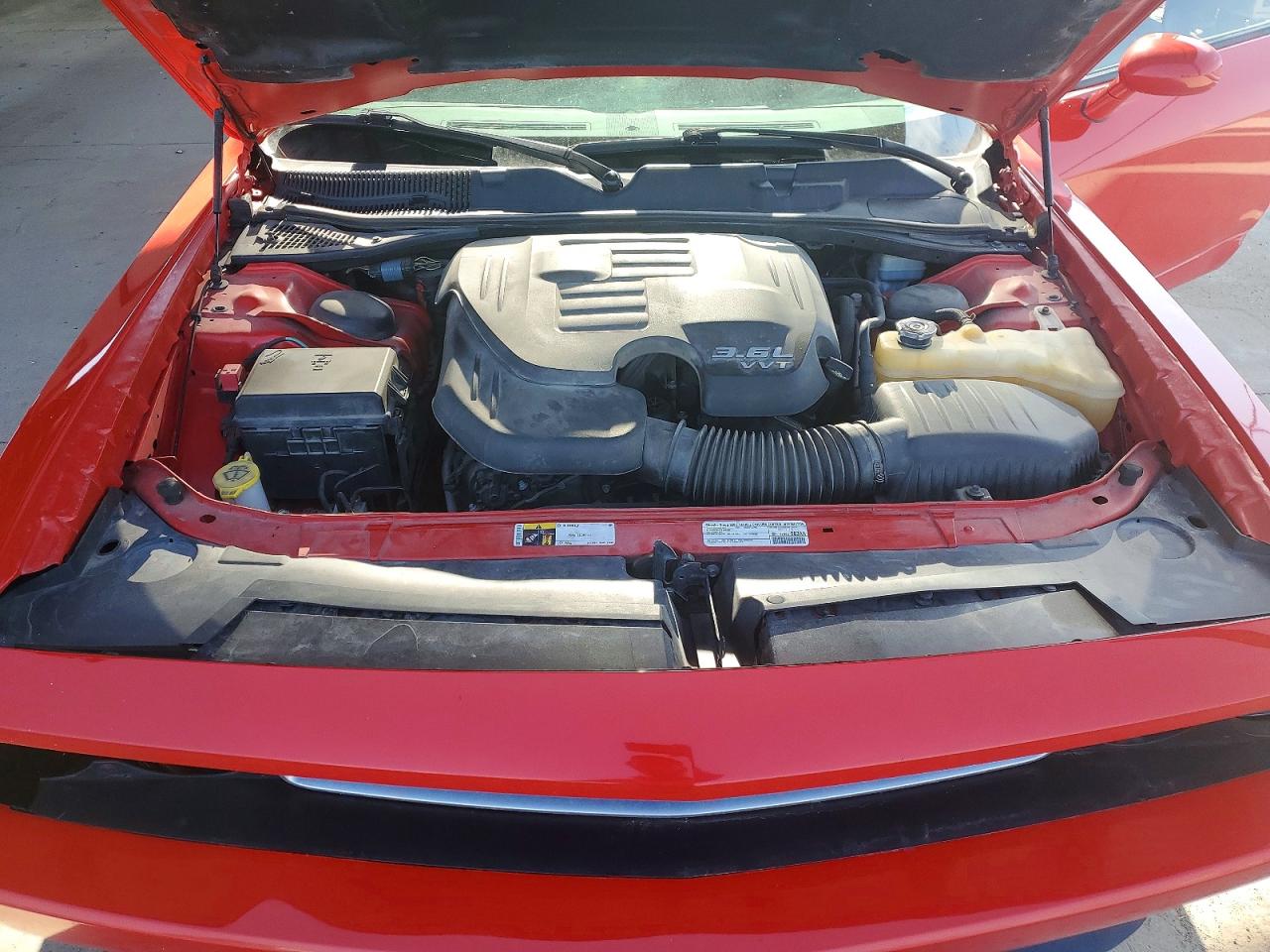2014 Dodge Challenger Sxt Красный vin: 2C3CDYAG6EH304226