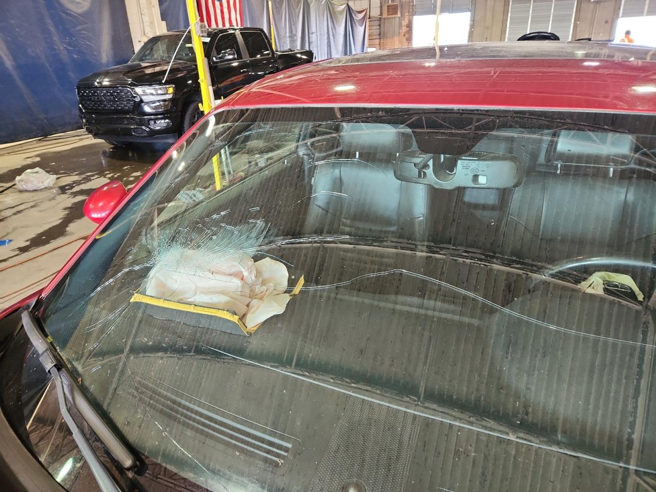 2012 Dodge Challenger Sxt Red vin: 2C3CDYAG7CH130910 Damage: Windshield, Broken, Replacement Required