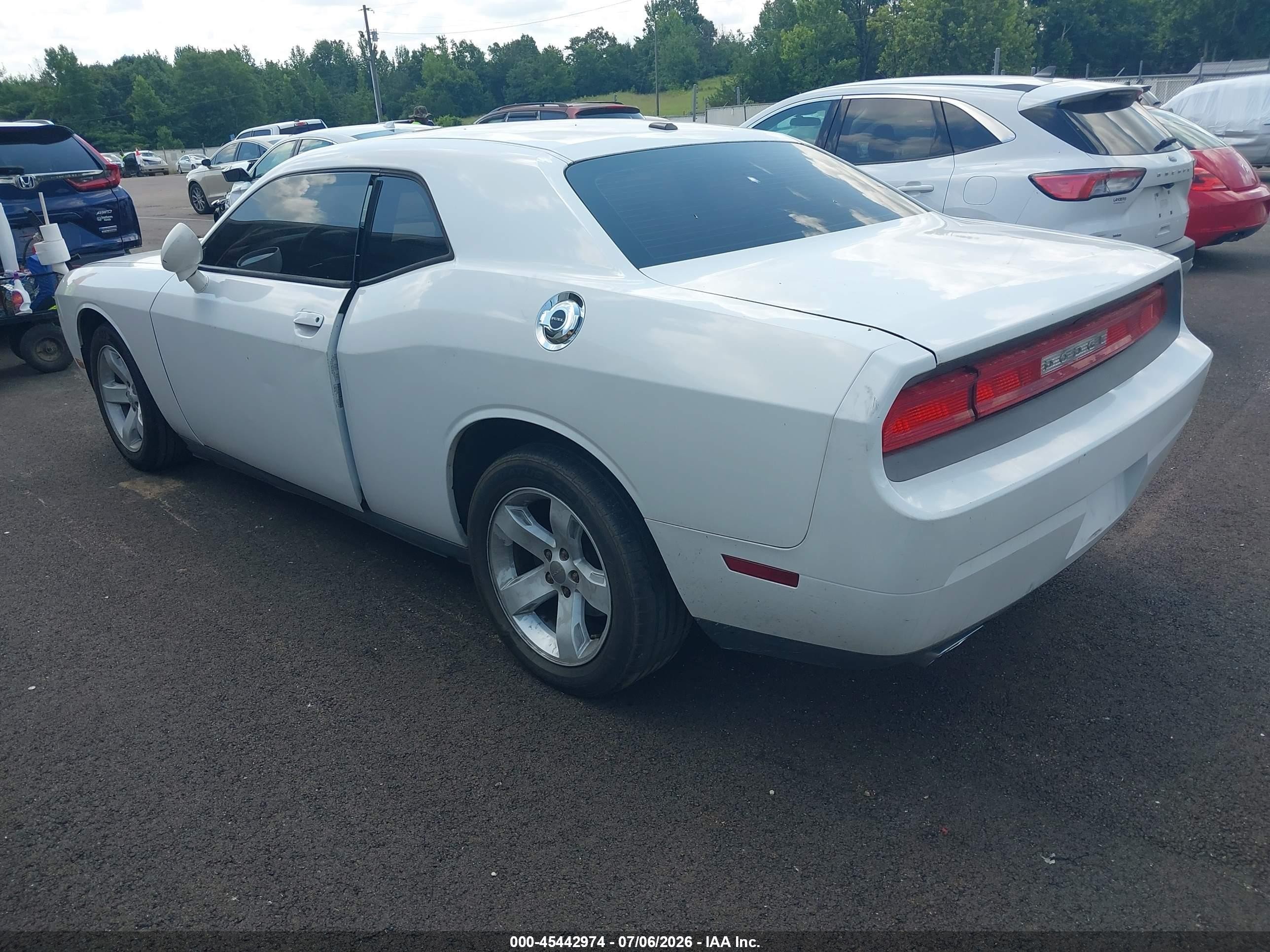 2012 Dodge Challenger Sxt White vin: 2C3CDYAG7CH154236