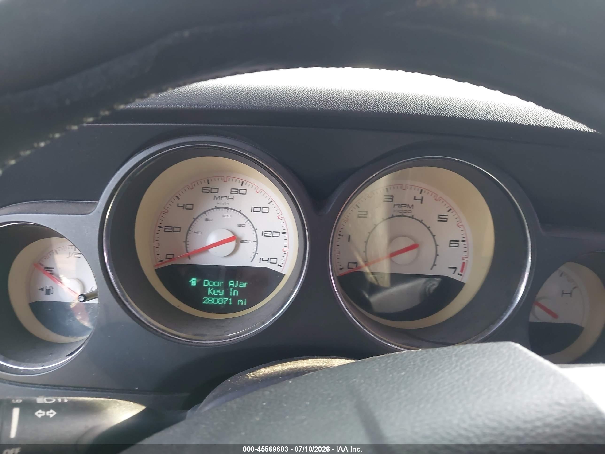 2013 Dodge Challenger Sxt Серебряный vin: 2C3CDYAG7DH569445