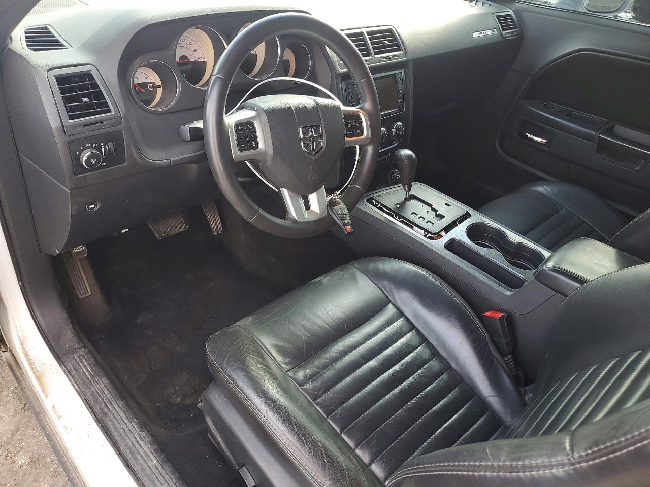 2014 Dodge Challenger Sxt White vin: 2C3CDYAG7EH209755