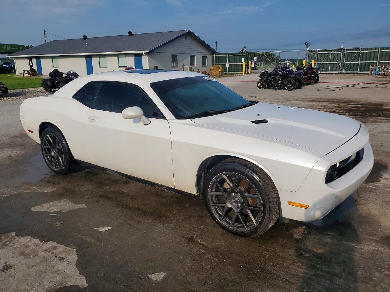 2014 Dodge Challenger Sxt White vin: 2C3CDYAG7EH209755