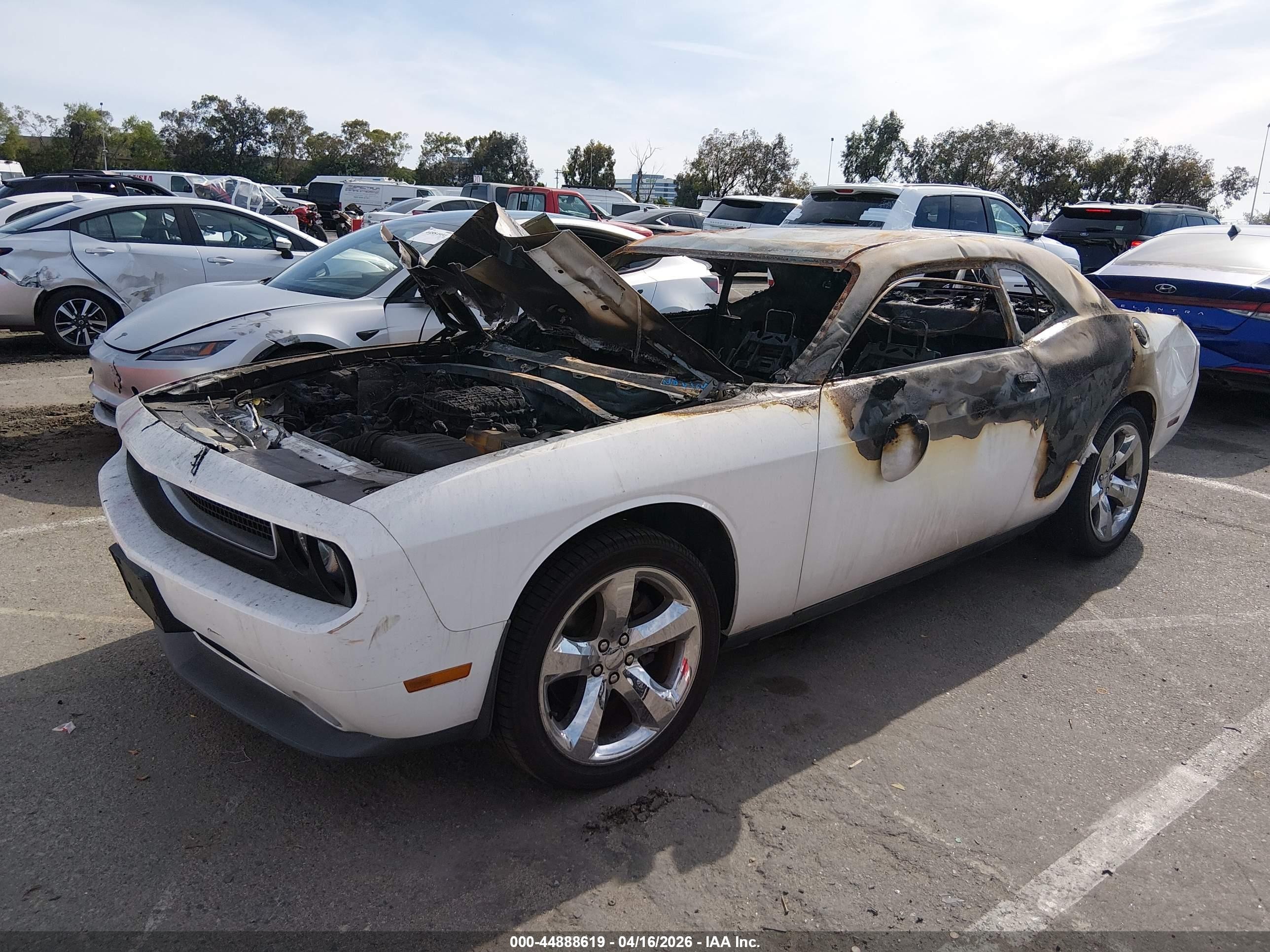 2013 Dodge Challenger Sxt White vin: 2C3CDYAG8DH617633