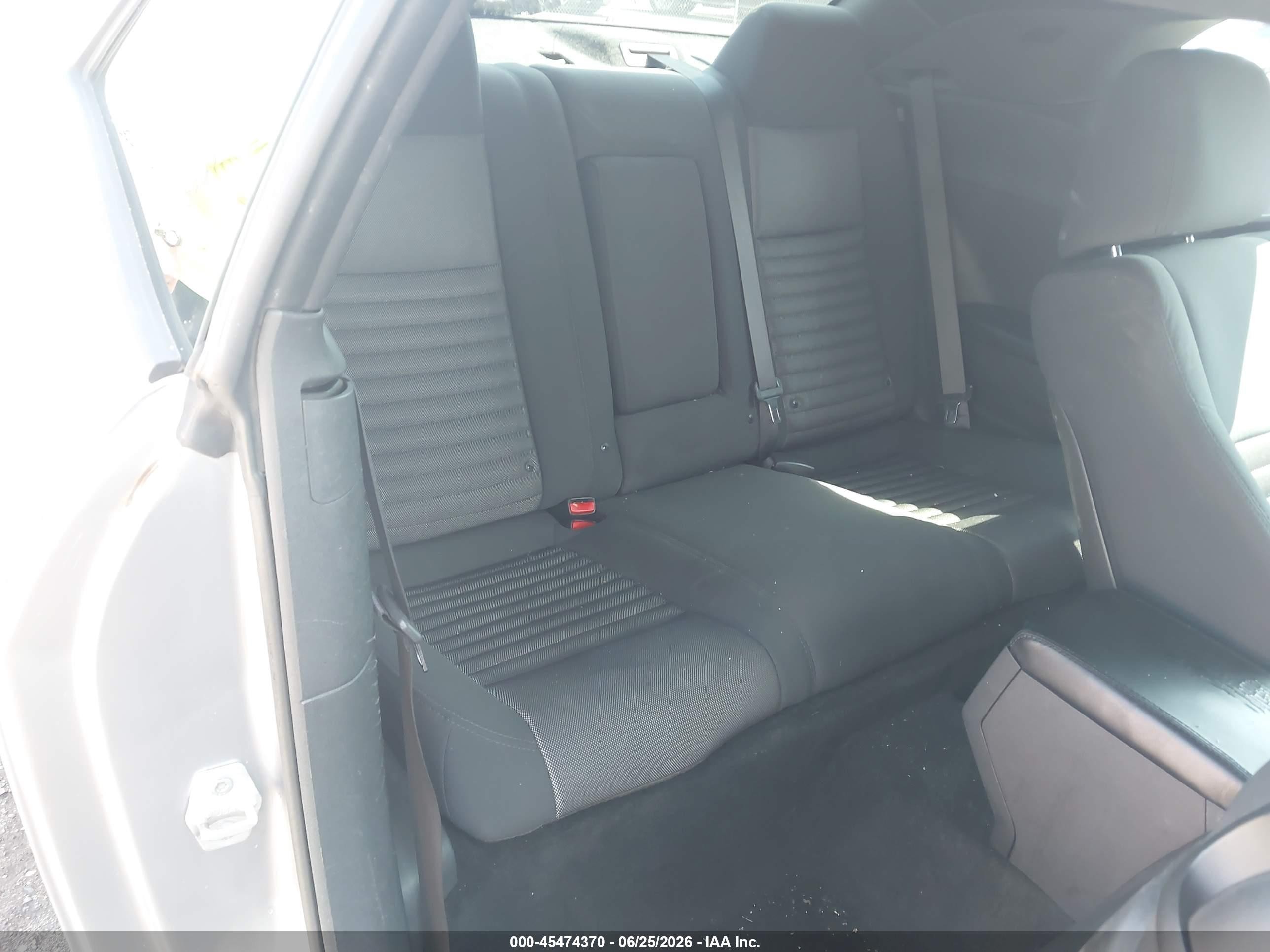 2013 Dodge Challenger Sxt Silver vin: 2C3CDYAG8DH651815