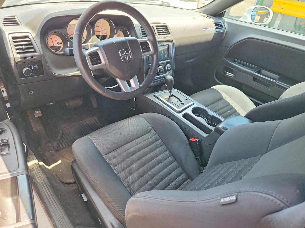 2013 Dodge Challenger Sxt White vin: 2C3CDYAG8DH693756