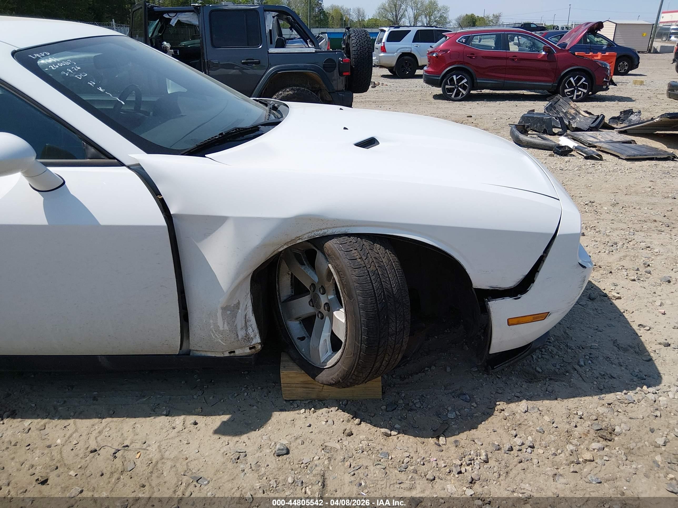 2013 Dodge Challenger Sxt White vin: 2C3CDYAG8DH729011