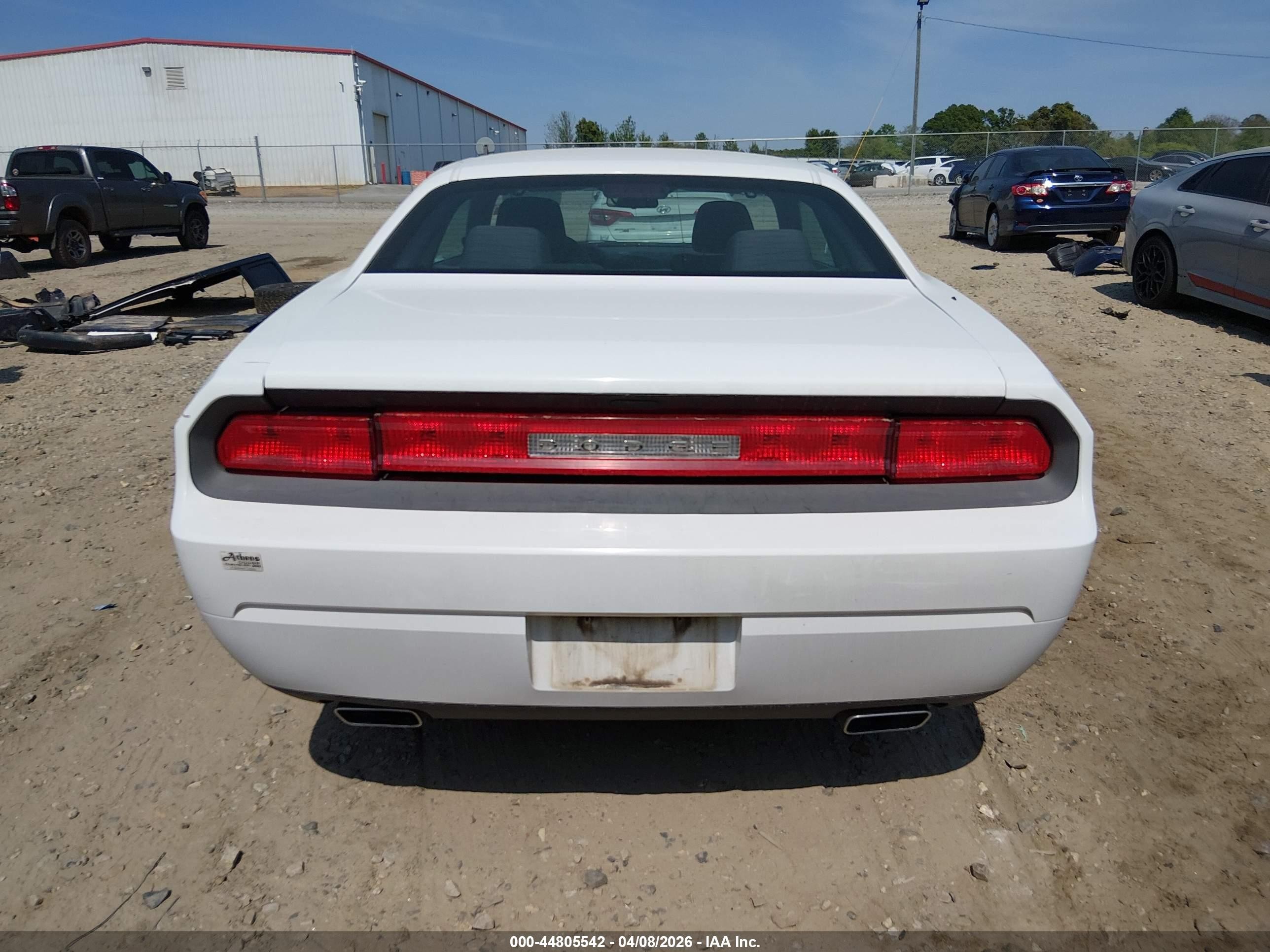 2013 Dodge Challenger Sxt White vin: 2C3CDYAG8DH729011