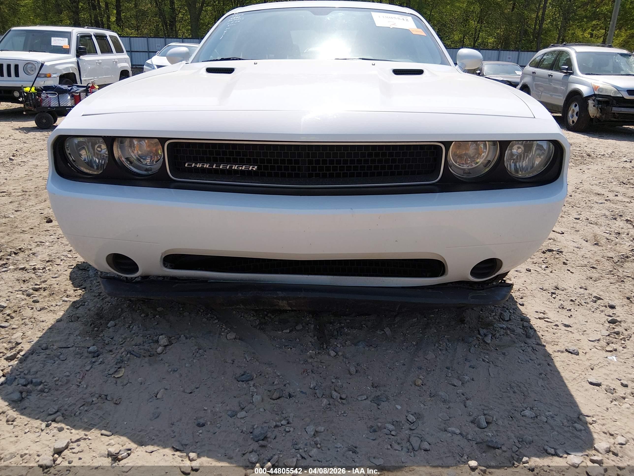 2013 Dodge Challenger Sxt White vin: 2C3CDYAG8DH729011