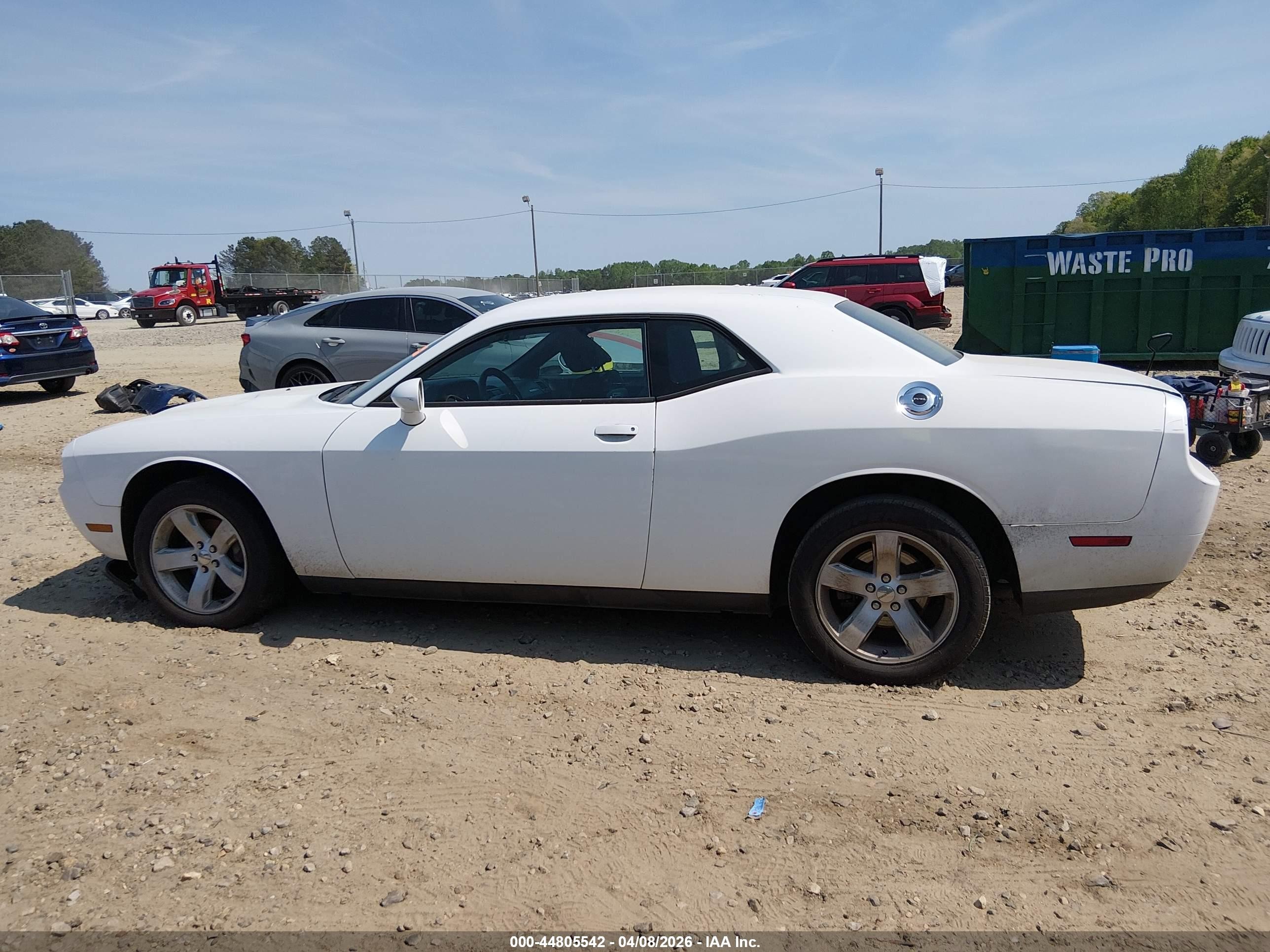 2013 Dodge Challenger Sxt White vin: 2C3CDYAG8DH729011