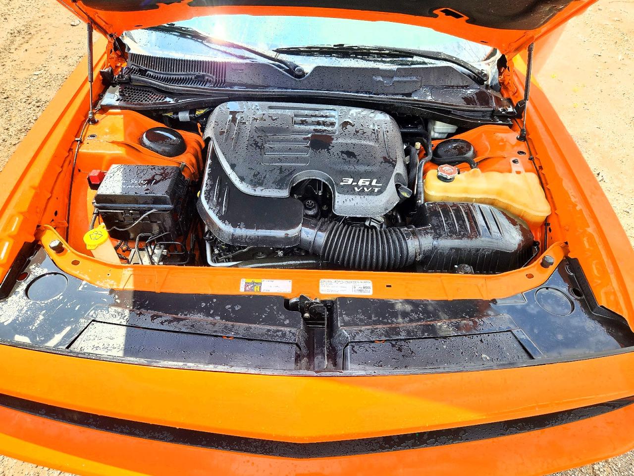 2014 Dodge Challenger Sxt Orange vin: 2C3CDYAG8EH213216